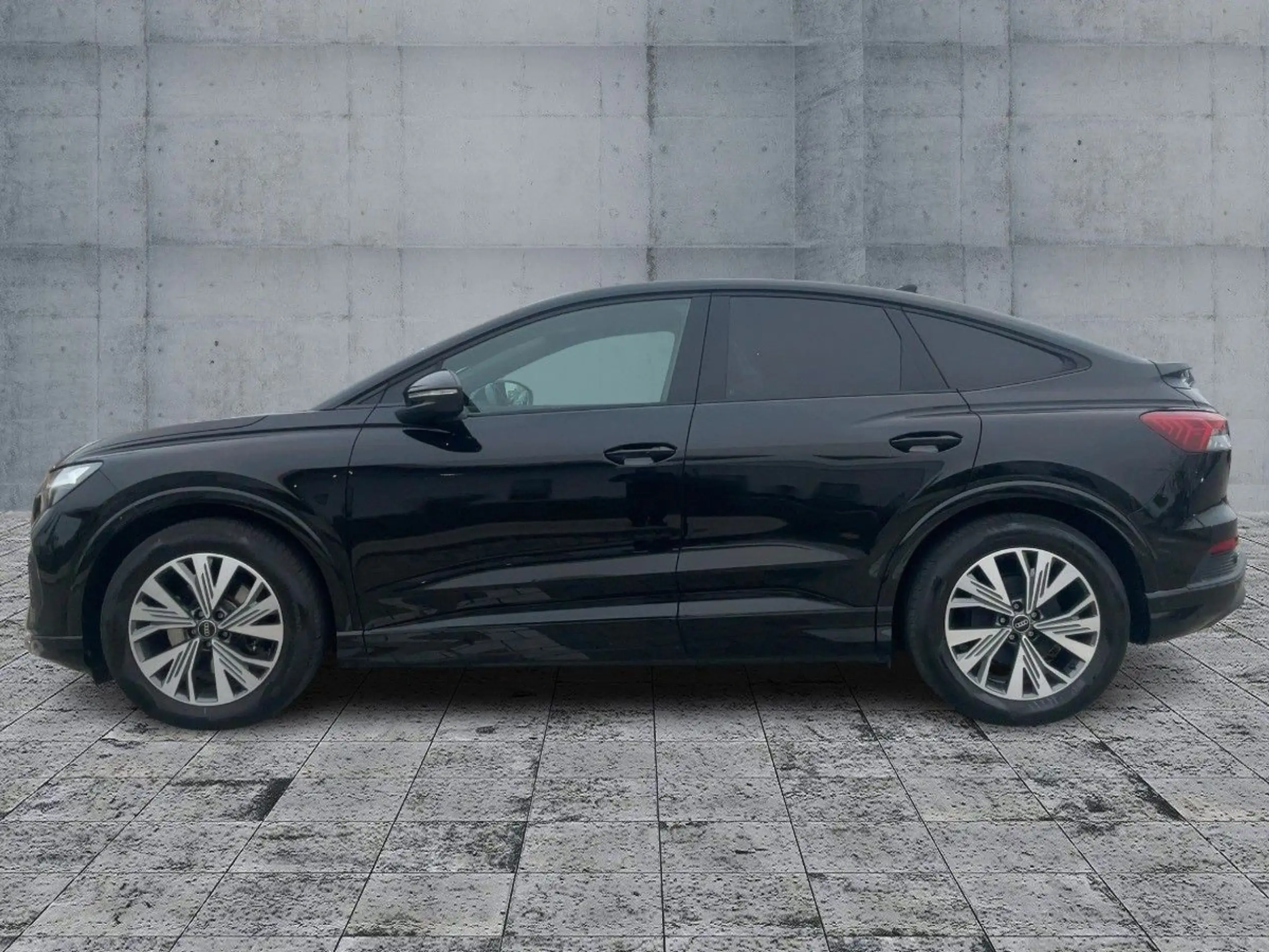 Audi - Q4 e-tron