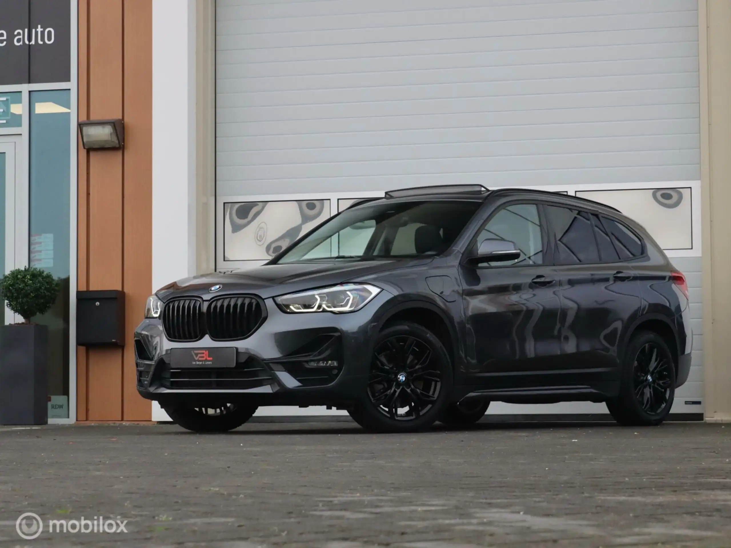 BMW - X1