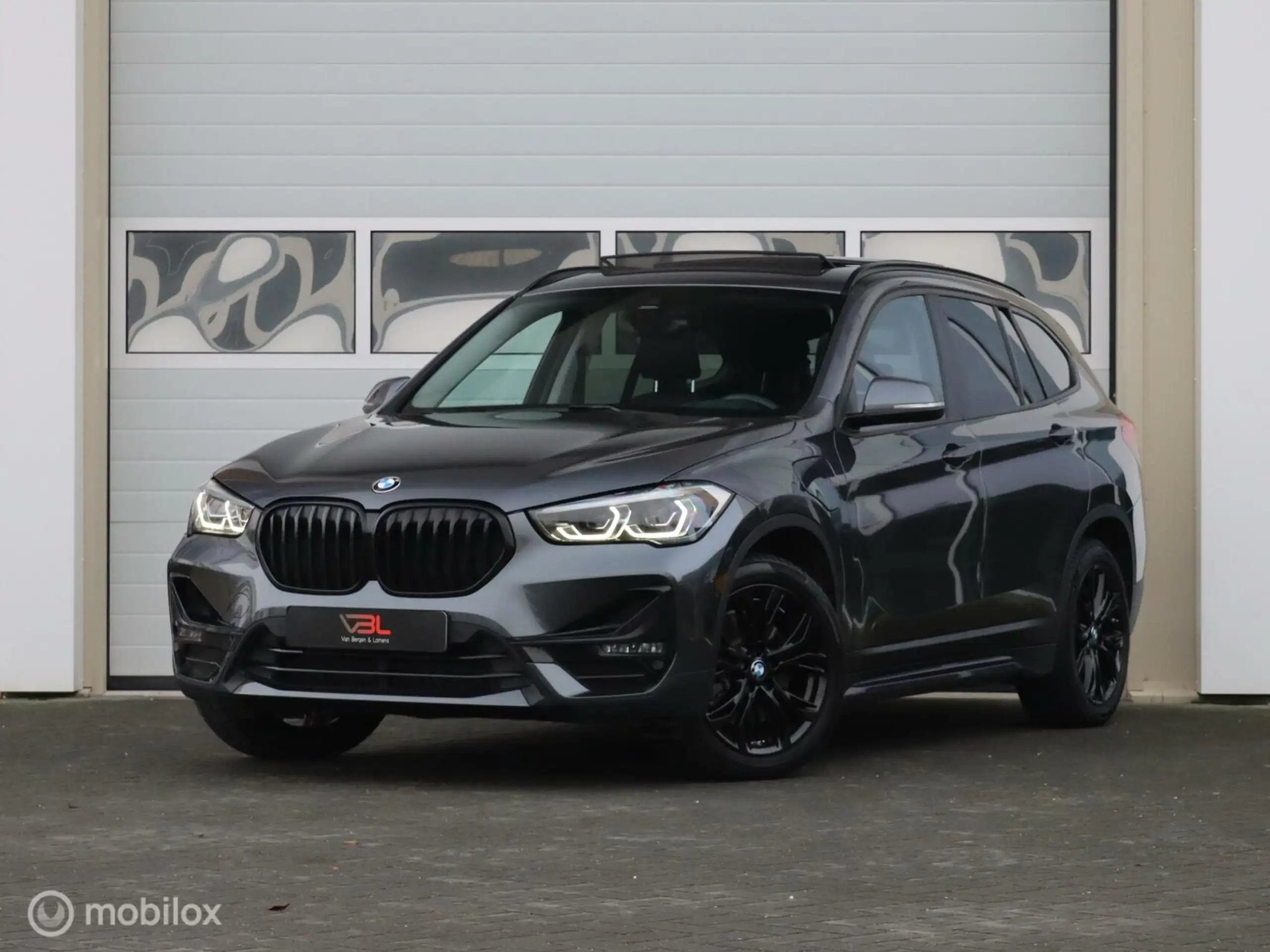 BMW - X1