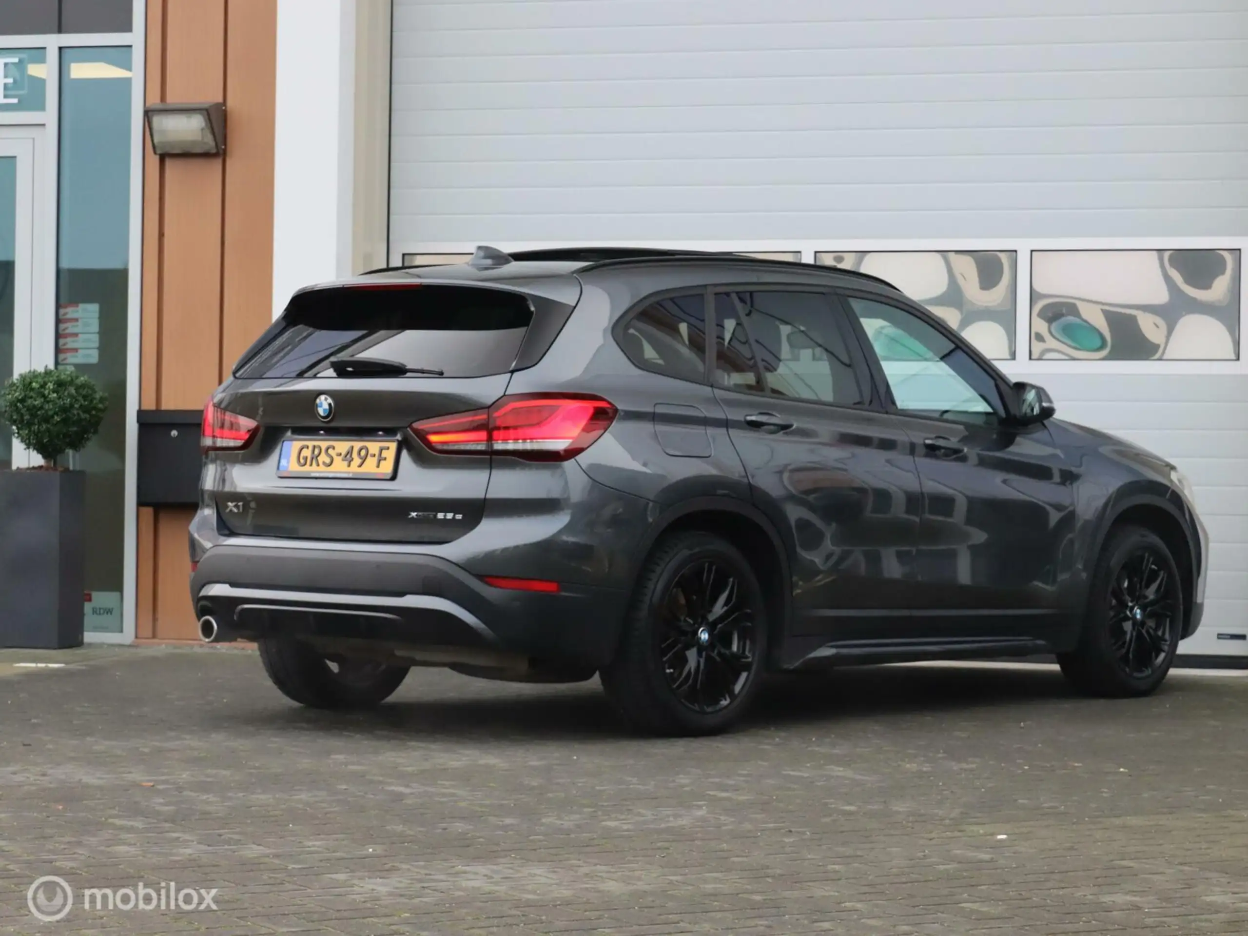 BMW - X1