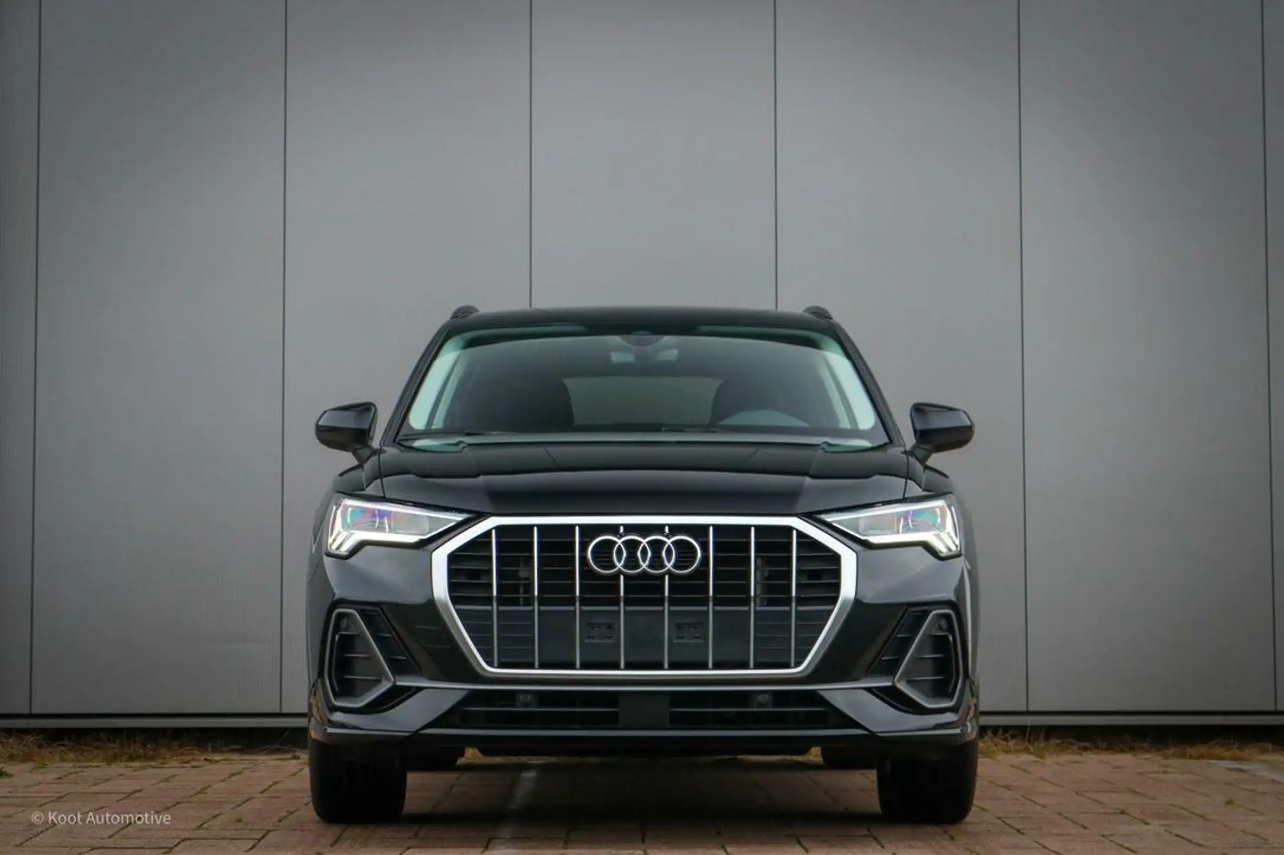 Audi - Q3