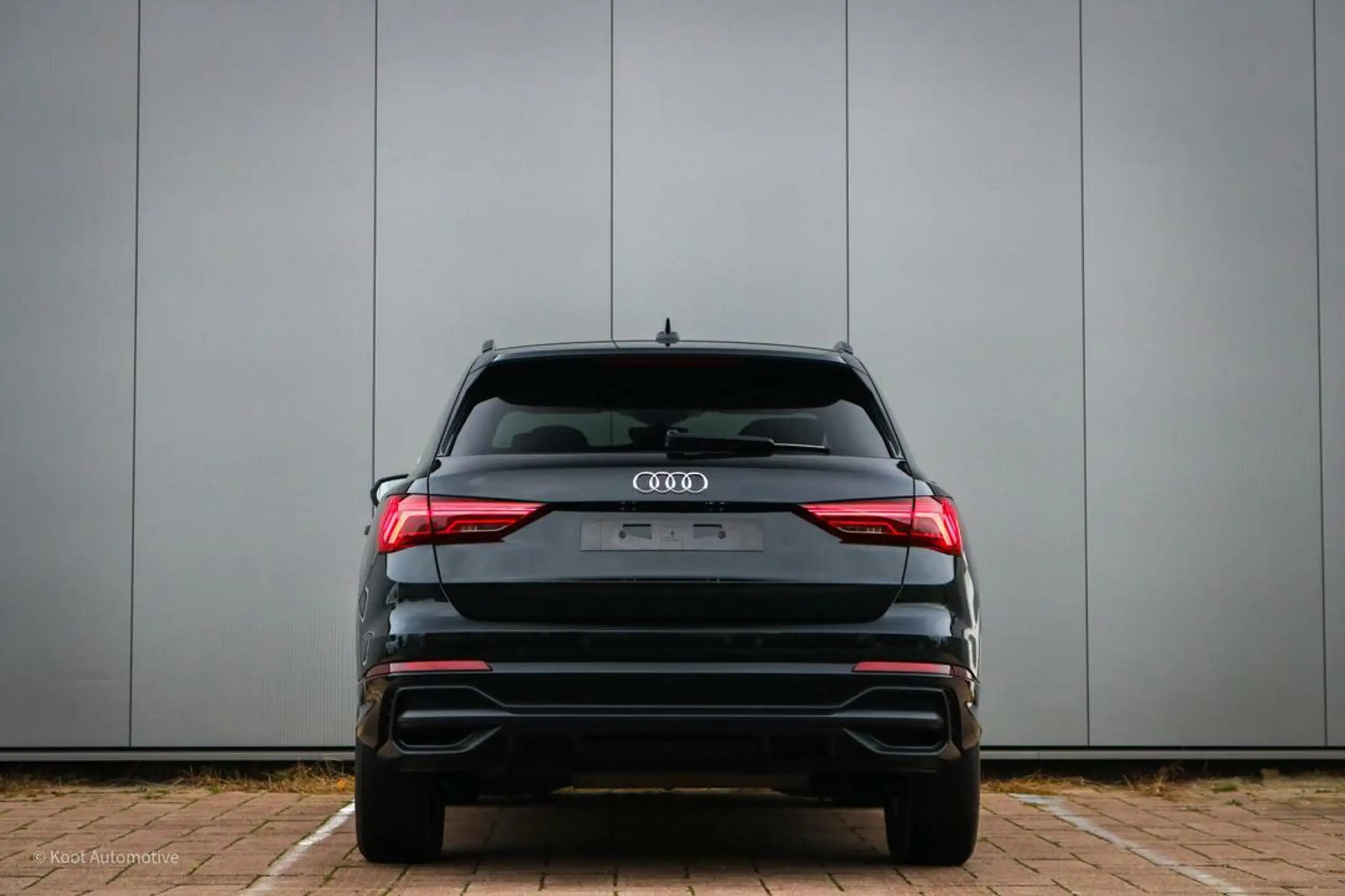 Audi - Q3