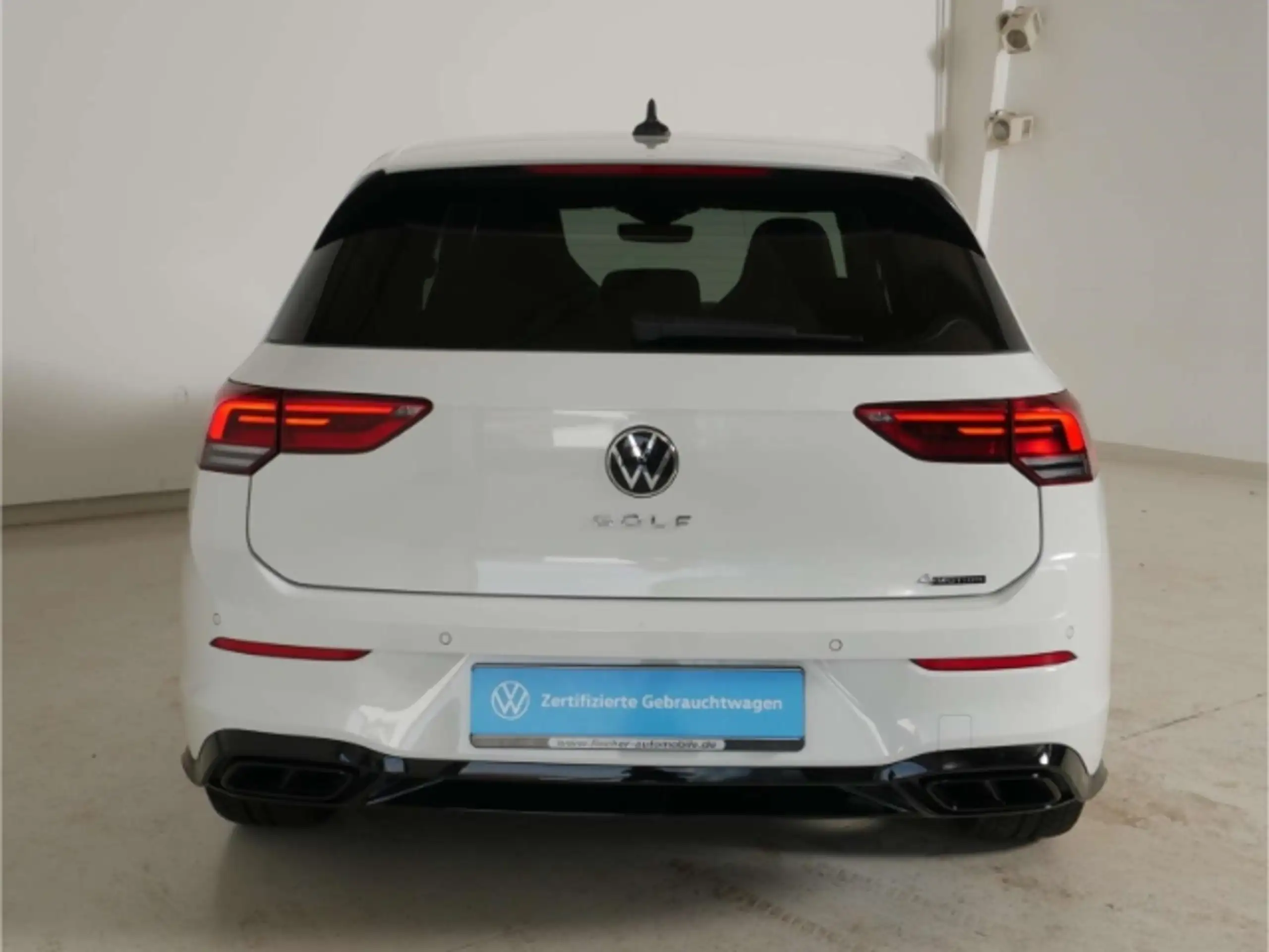 Volkswagen - Golf