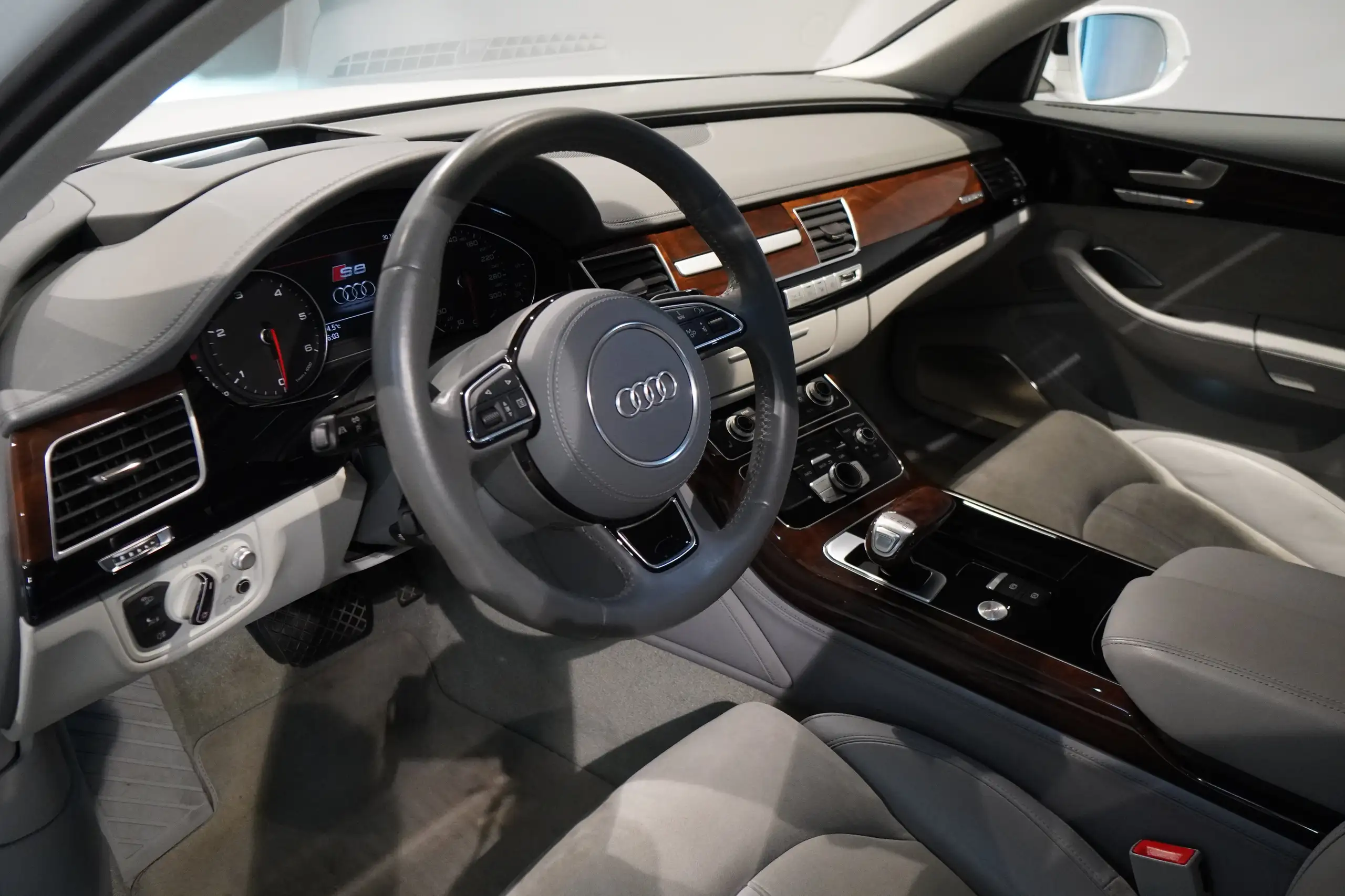 Audi - A8