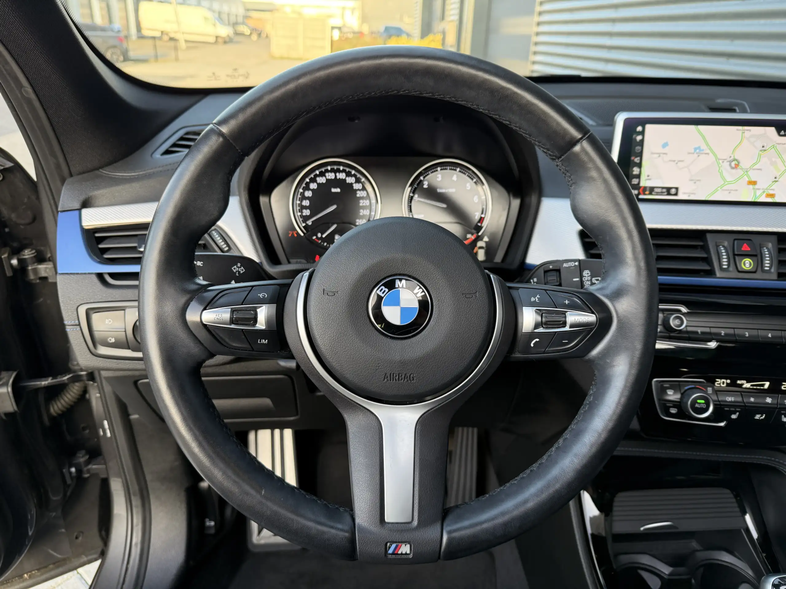 BMW - X1