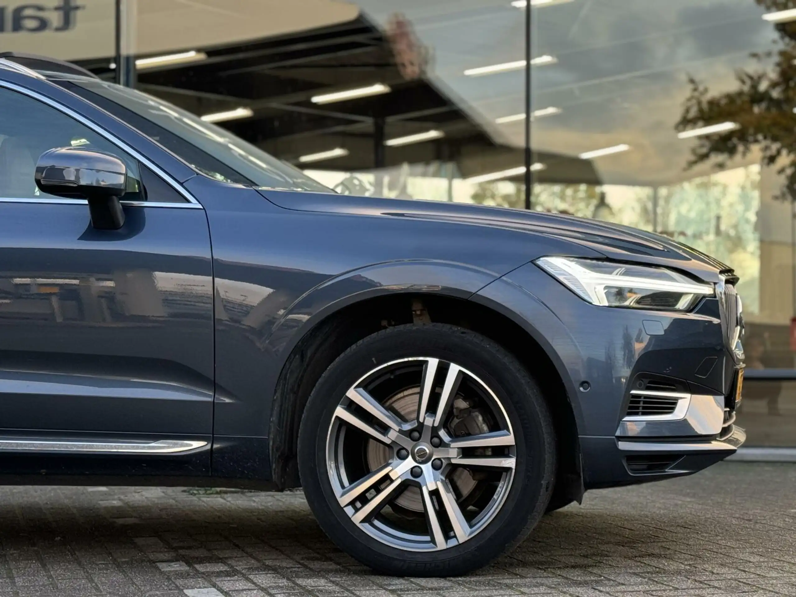 Volvo - XC60