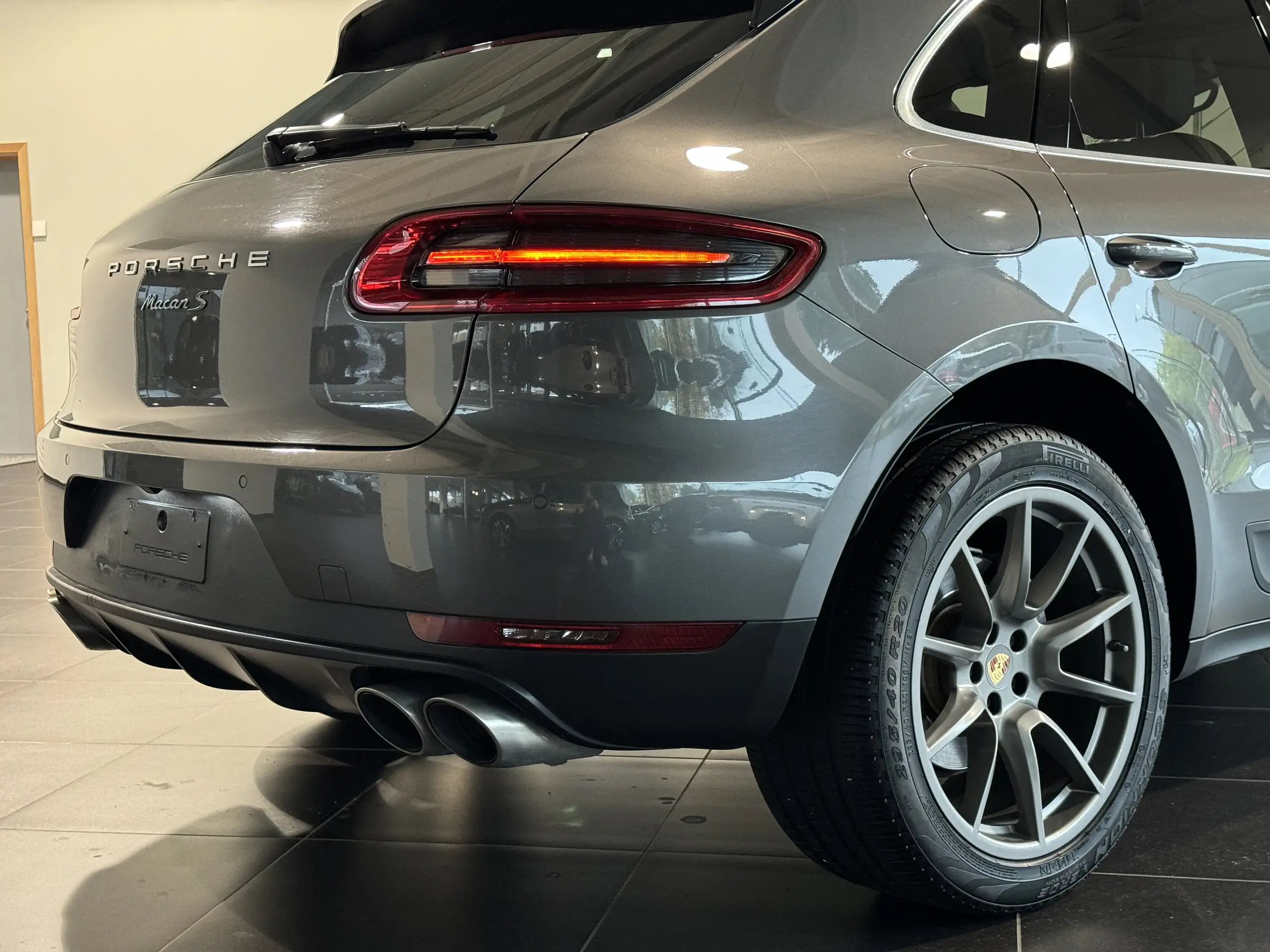 Porsche - Macan