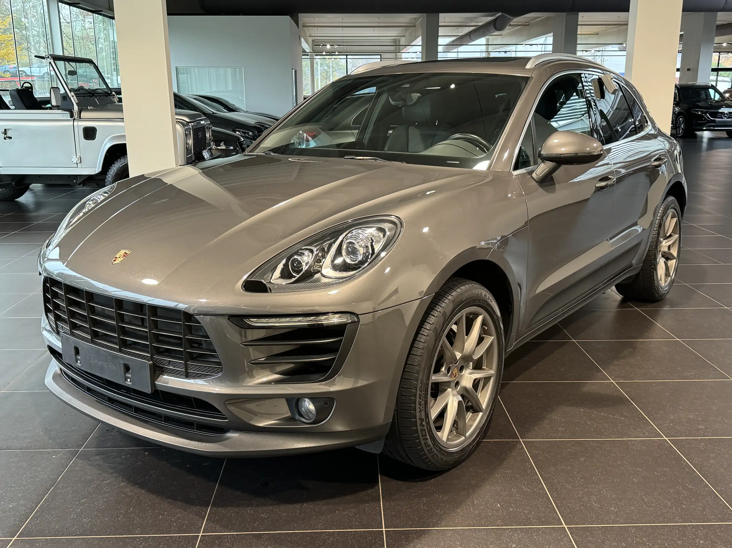 Porsche - Macan