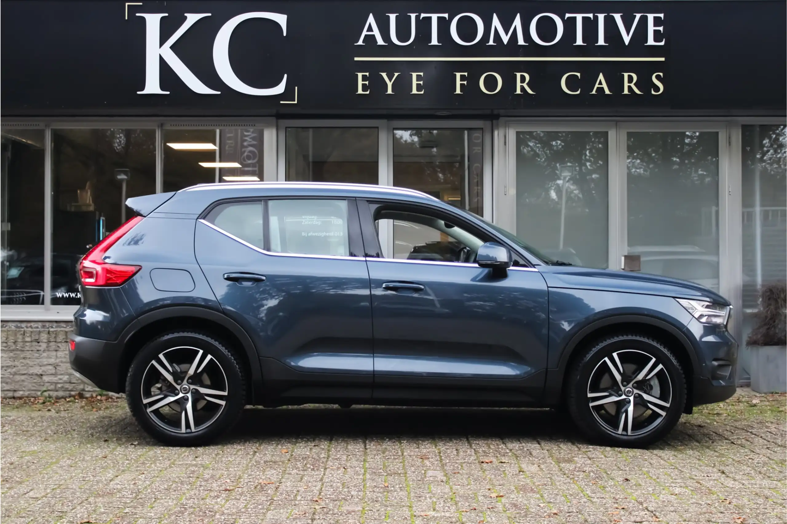 Volvo - XC40