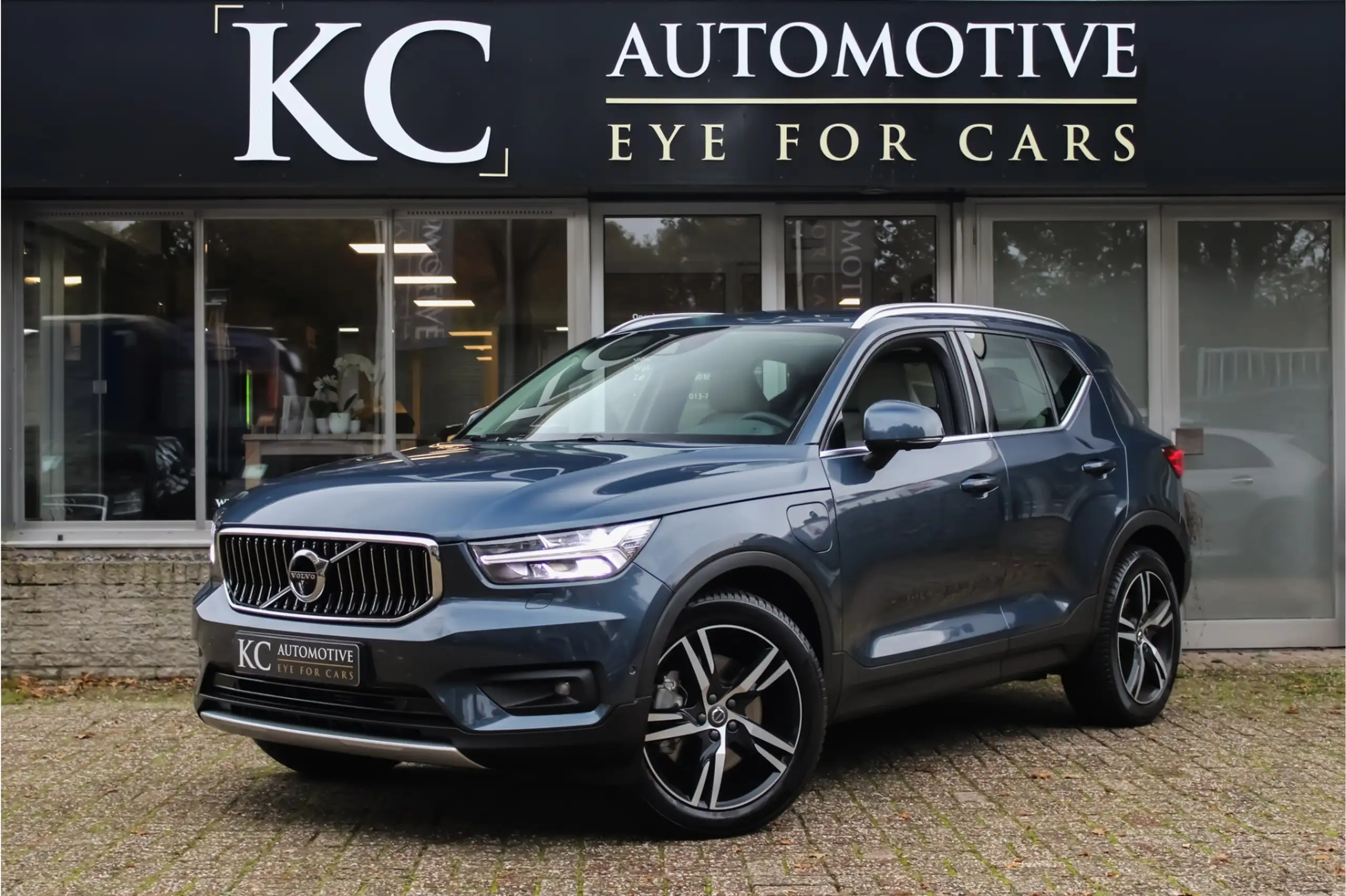 Volvo - XC40