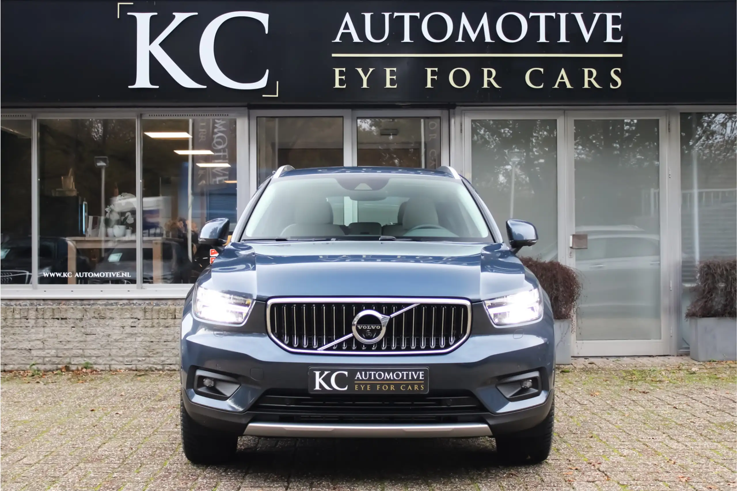 Volvo - XC40