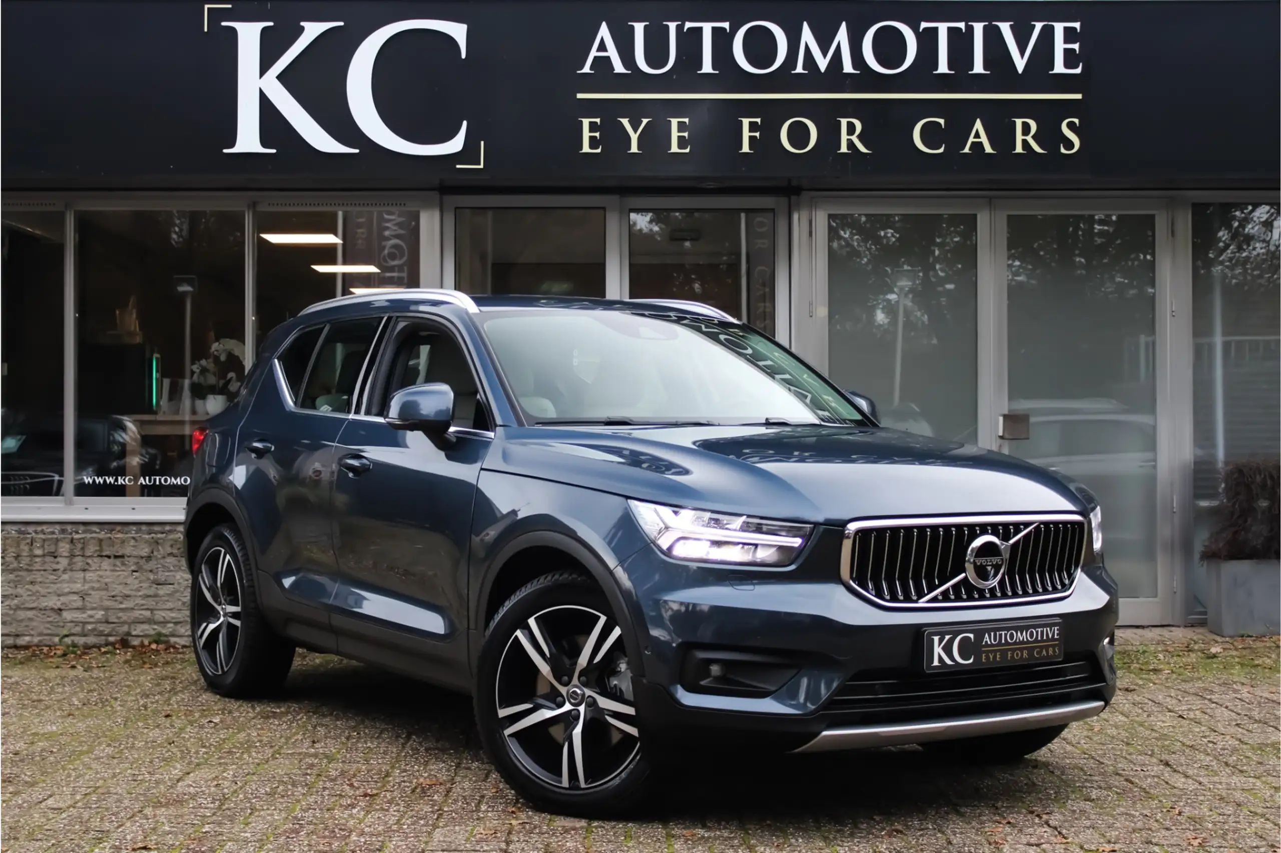 Volvo - XC40