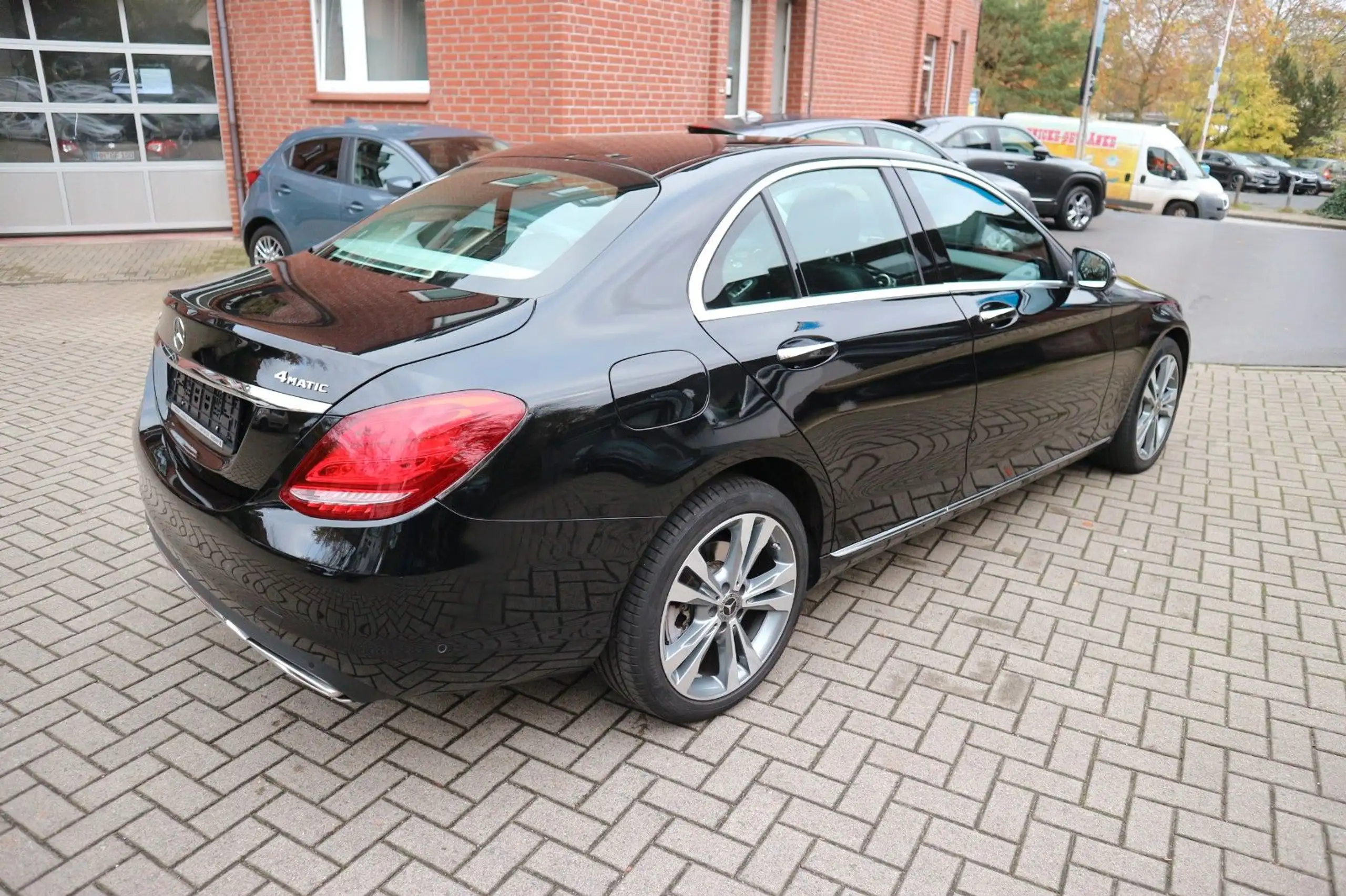 Mercedes-Benz - C 400