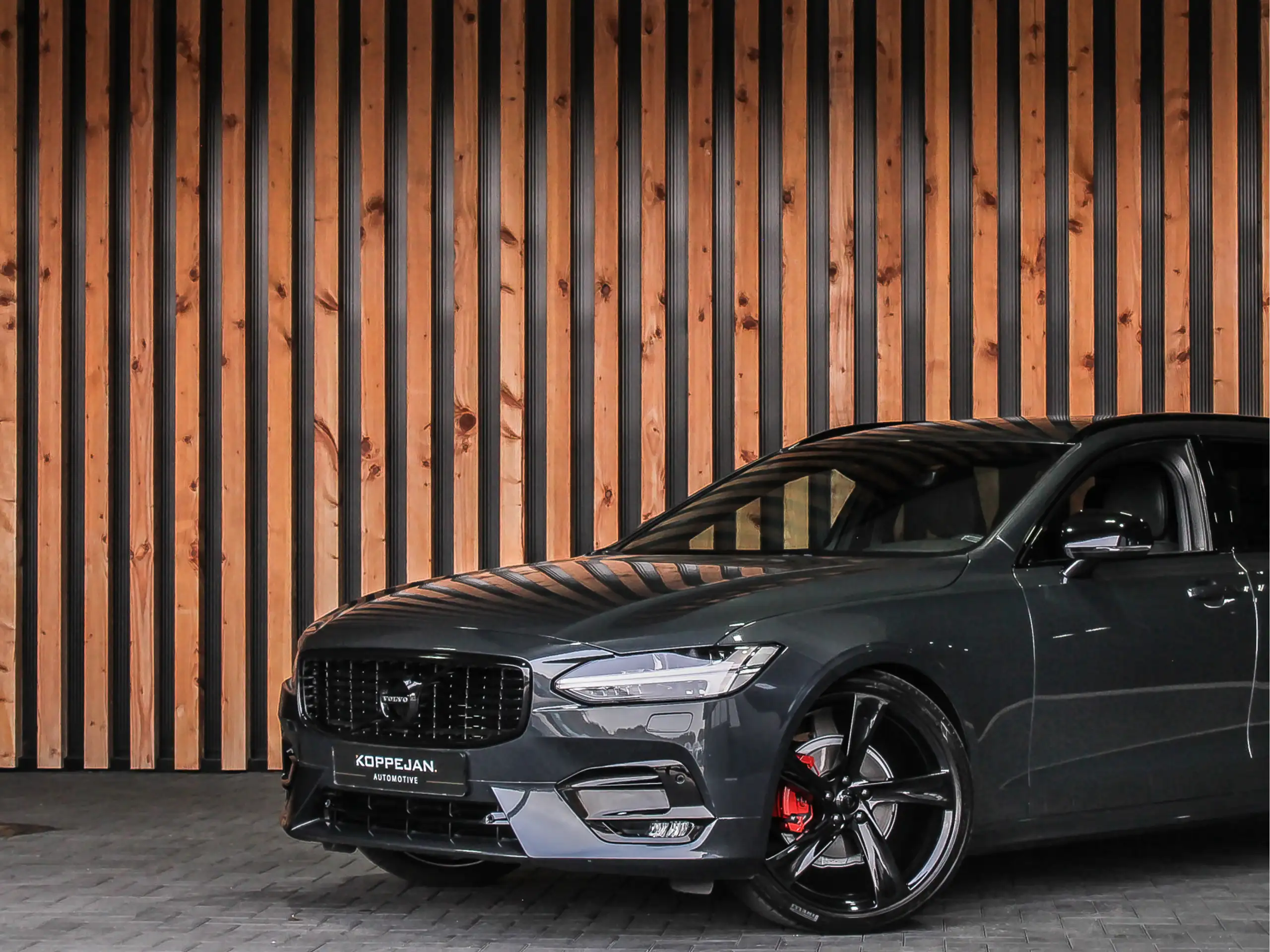 Volvo - V90