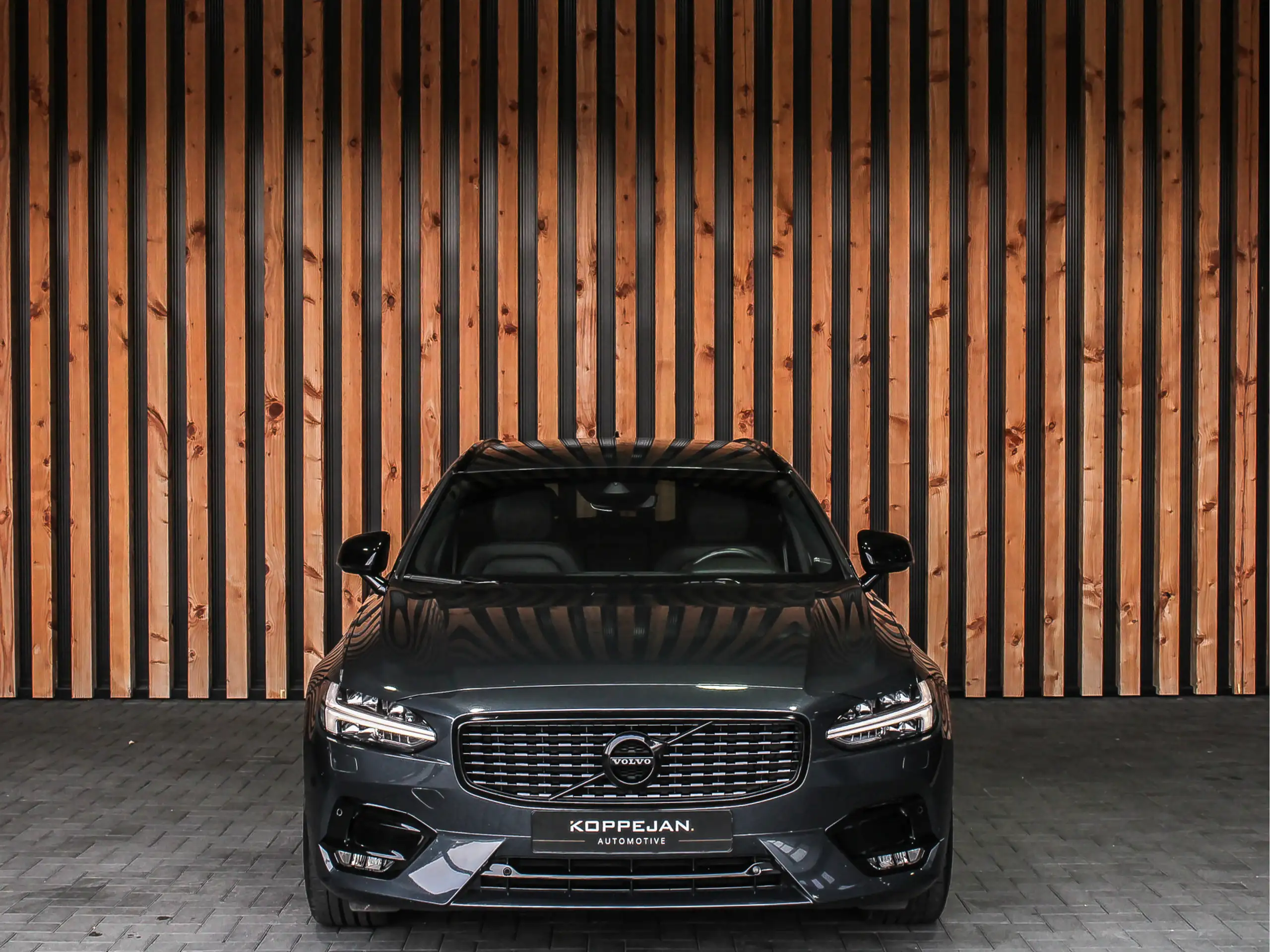 Volvo - V90