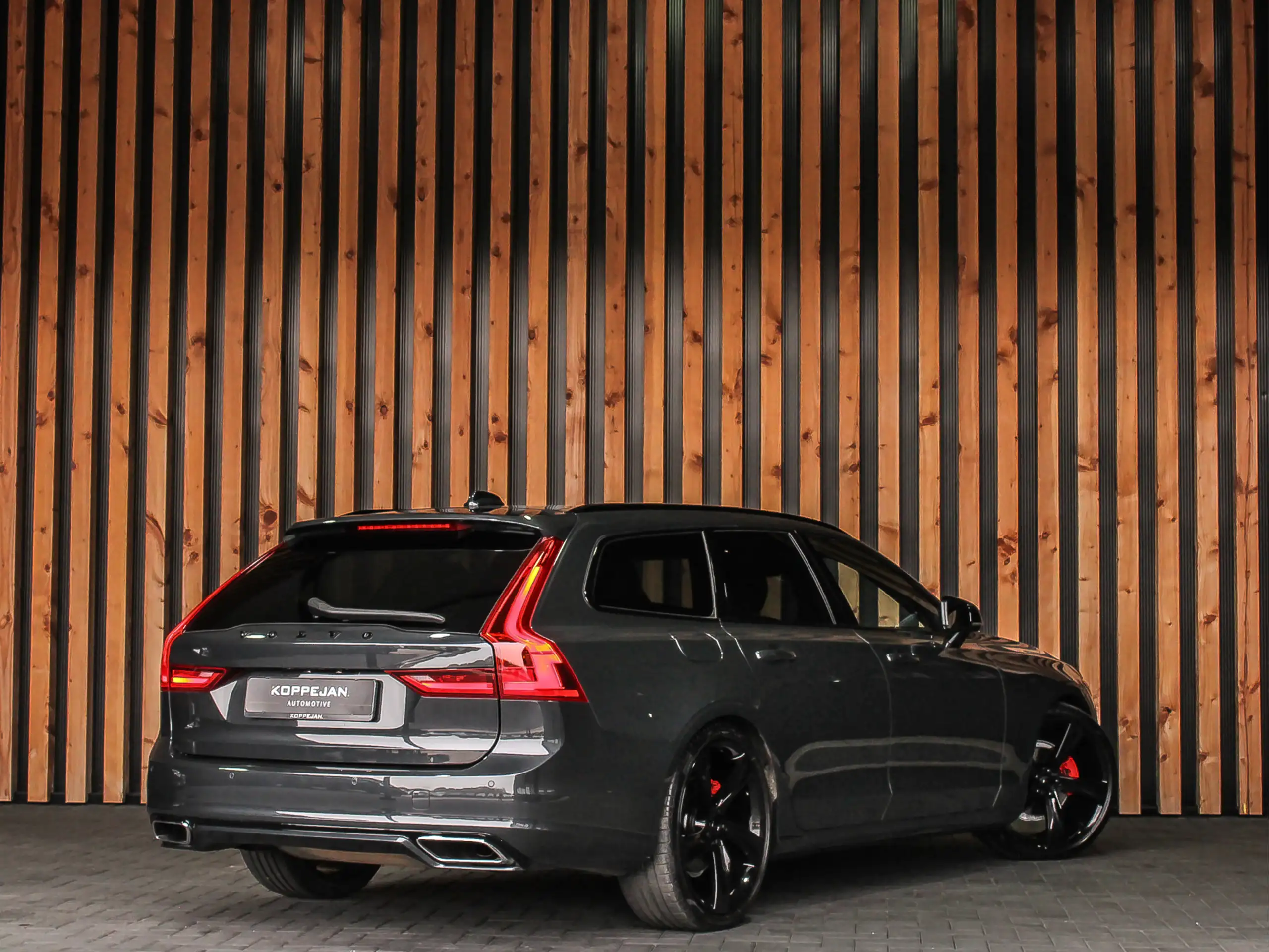 Volvo - V90