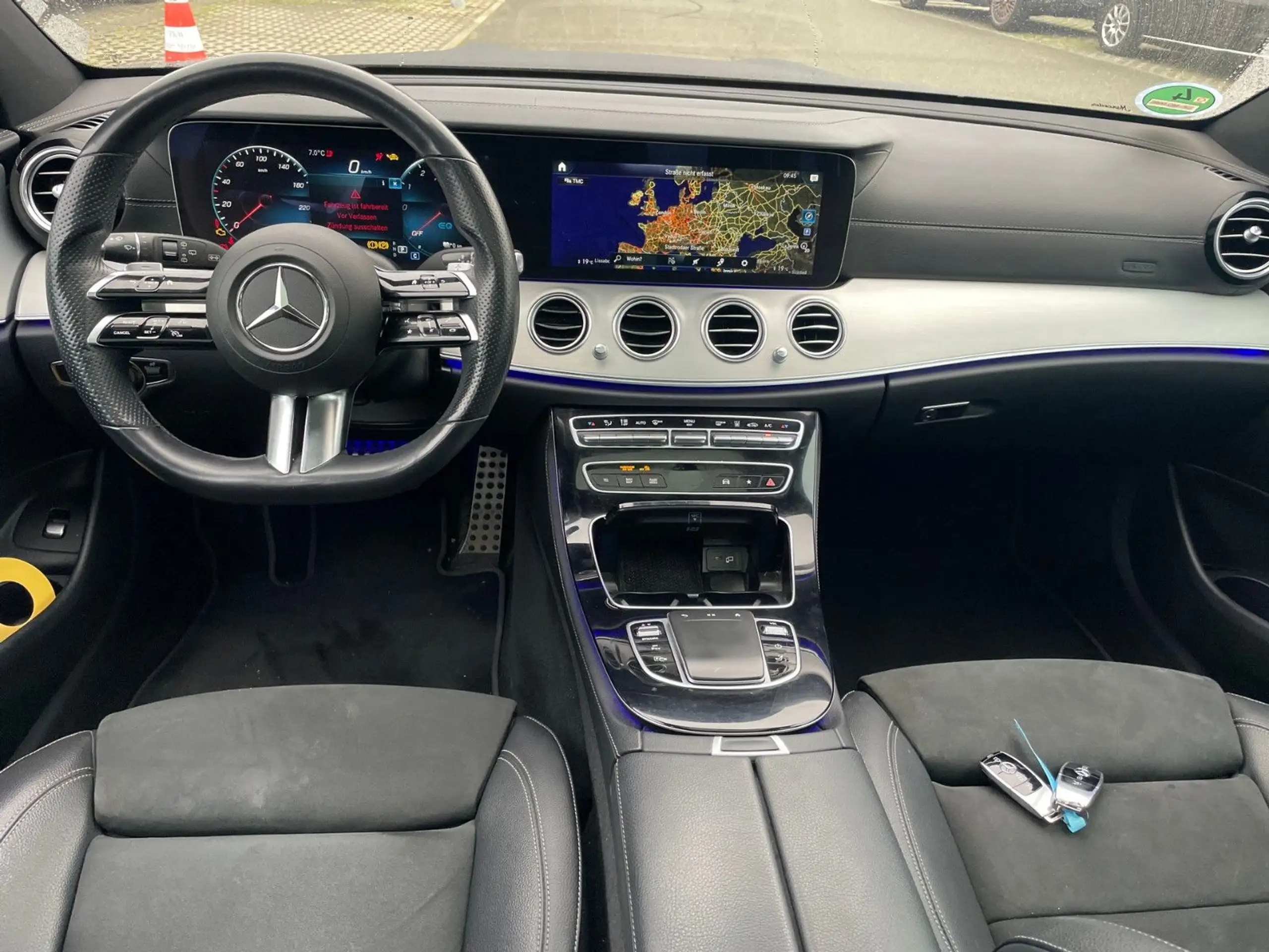 Mercedes-Benz - E 300