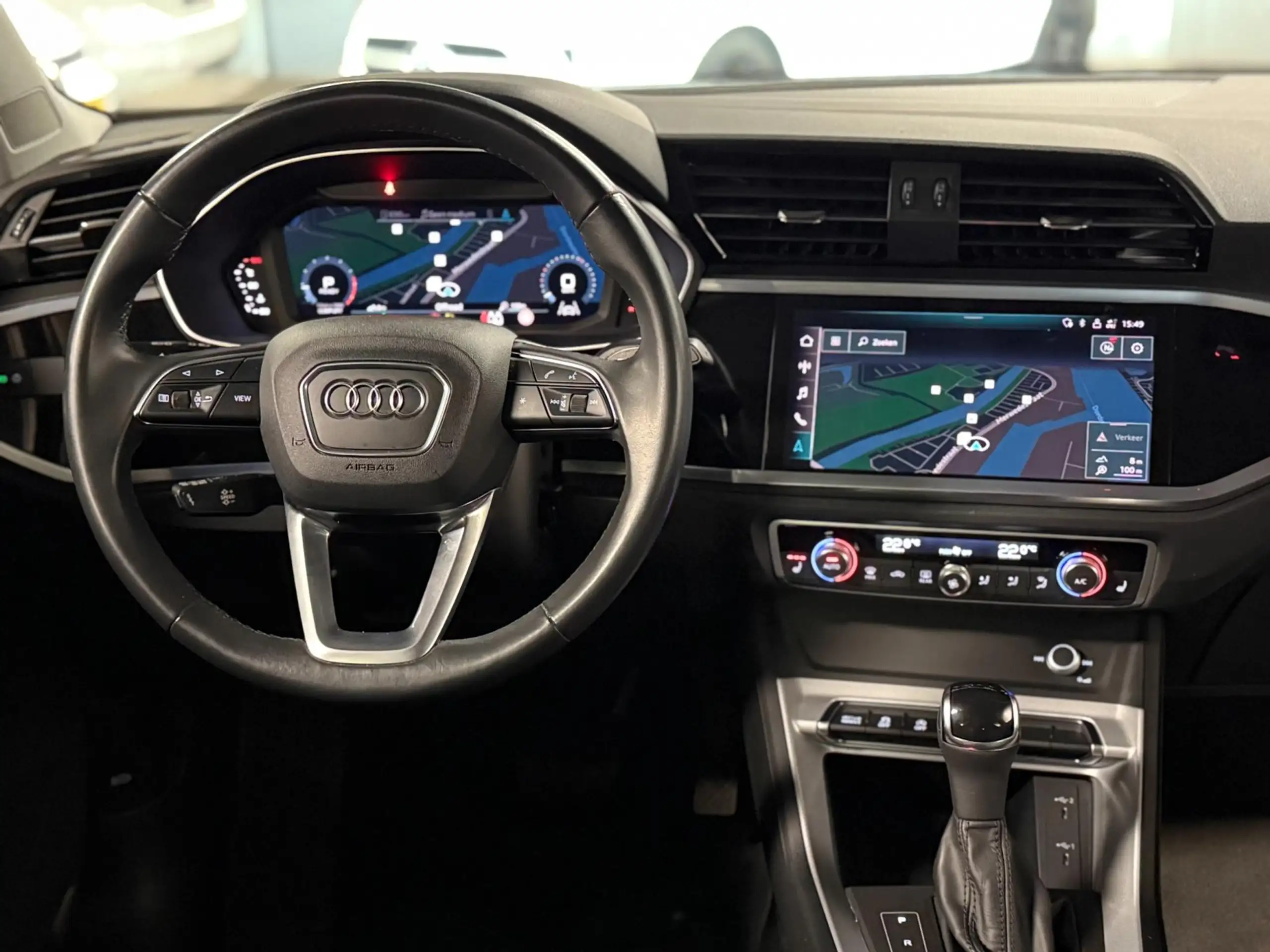 Audi - Q3