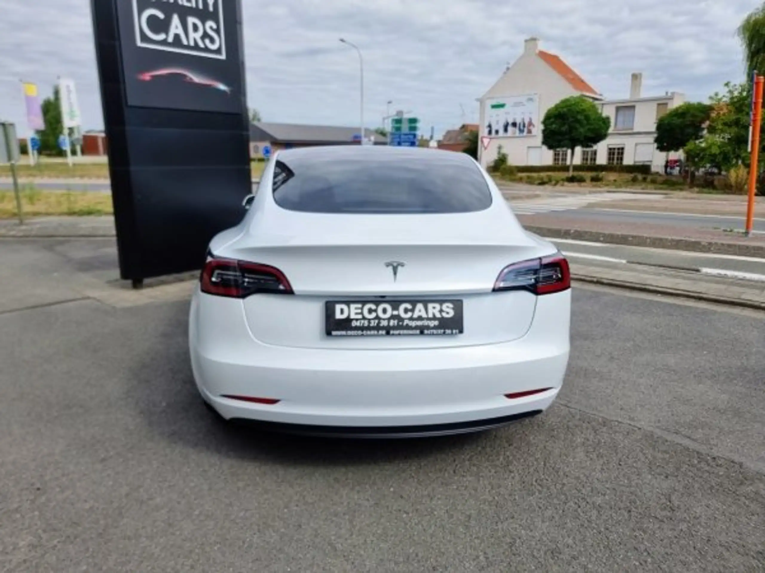 Tesla - Model 3