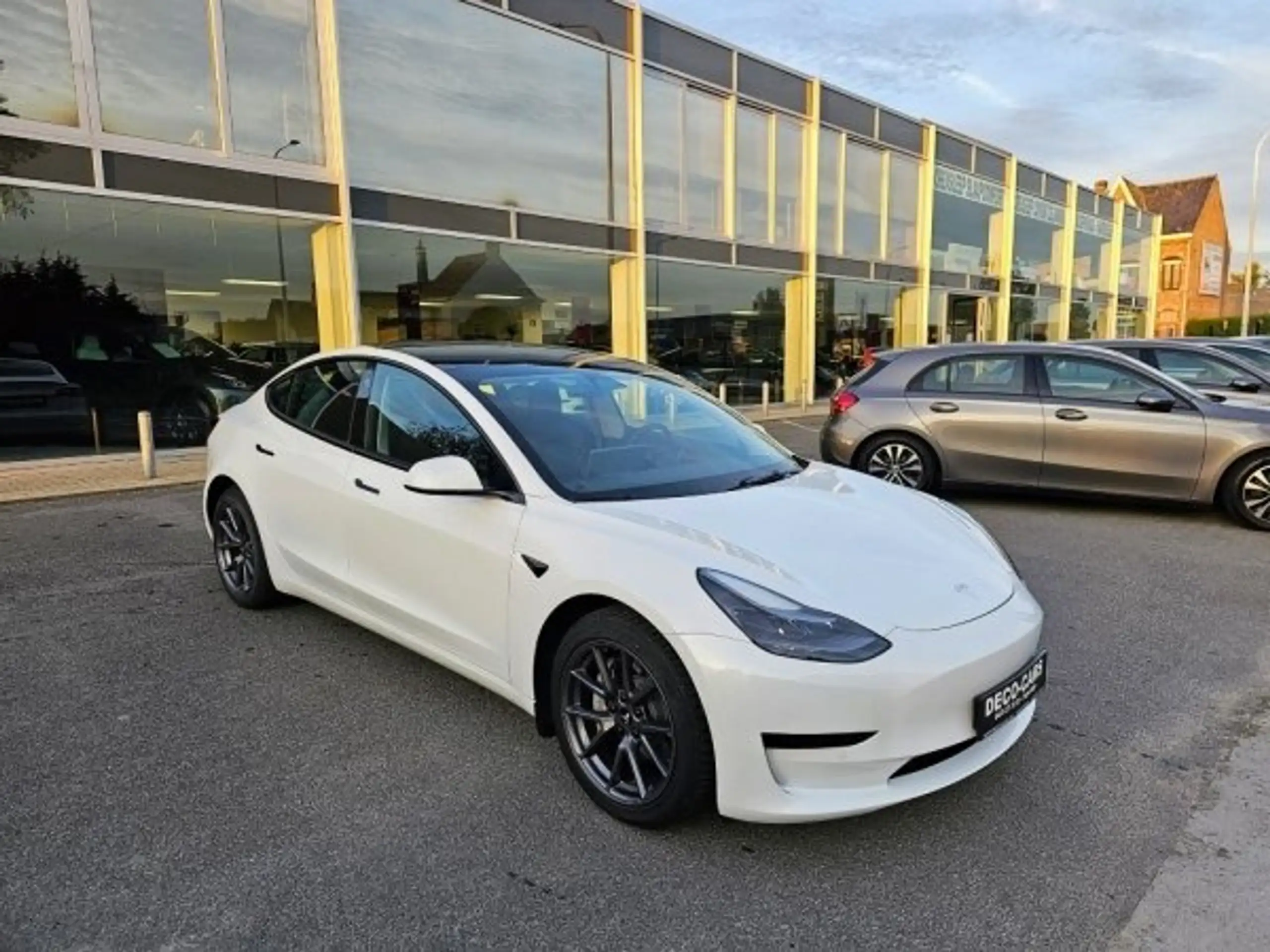 Tesla - Model 3