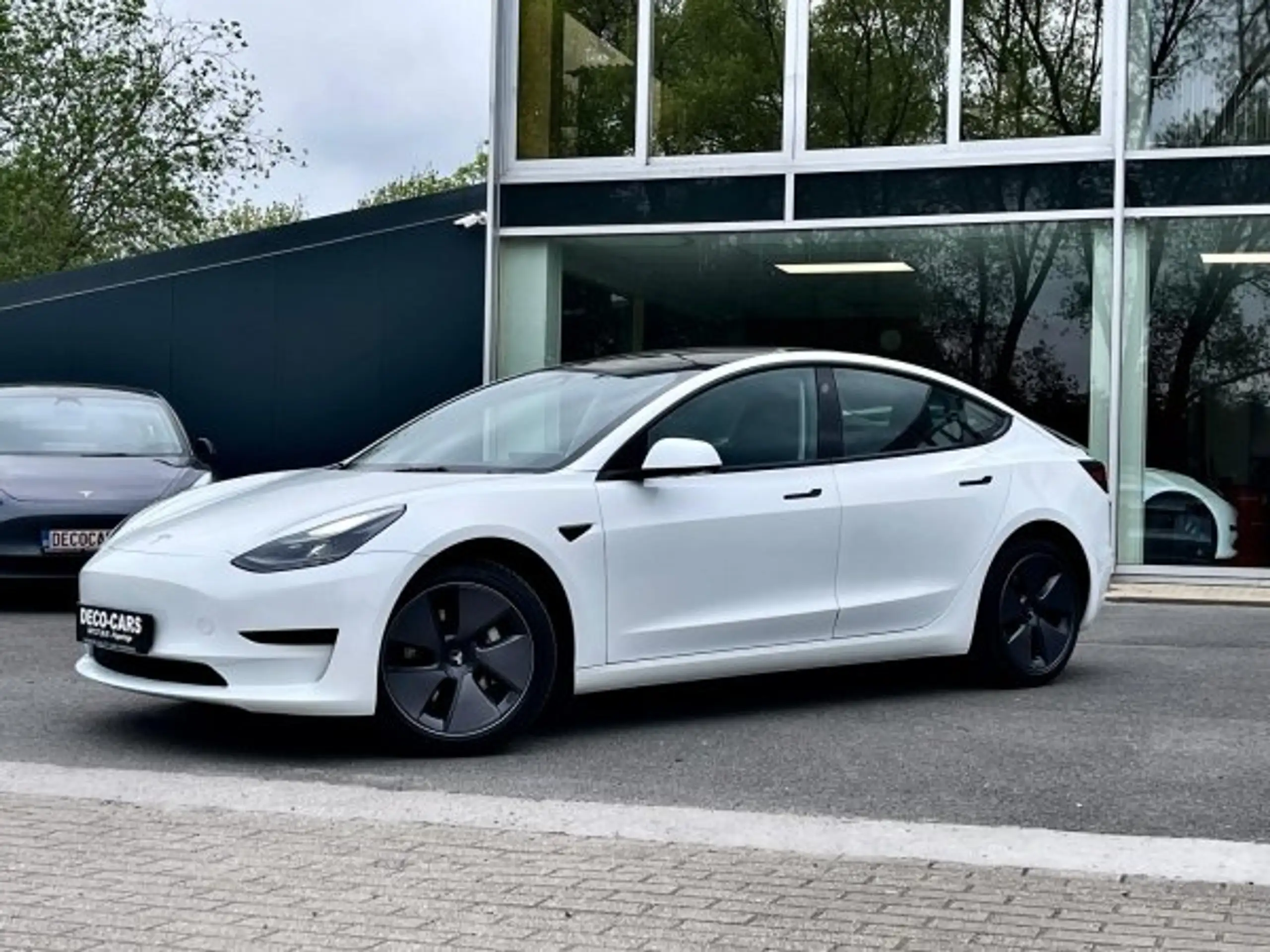 Tesla - Model 3