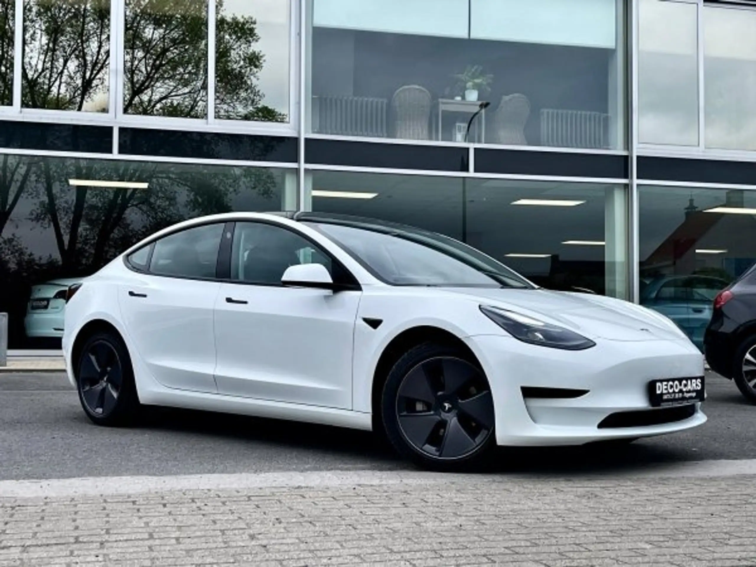 Tesla - Model 3