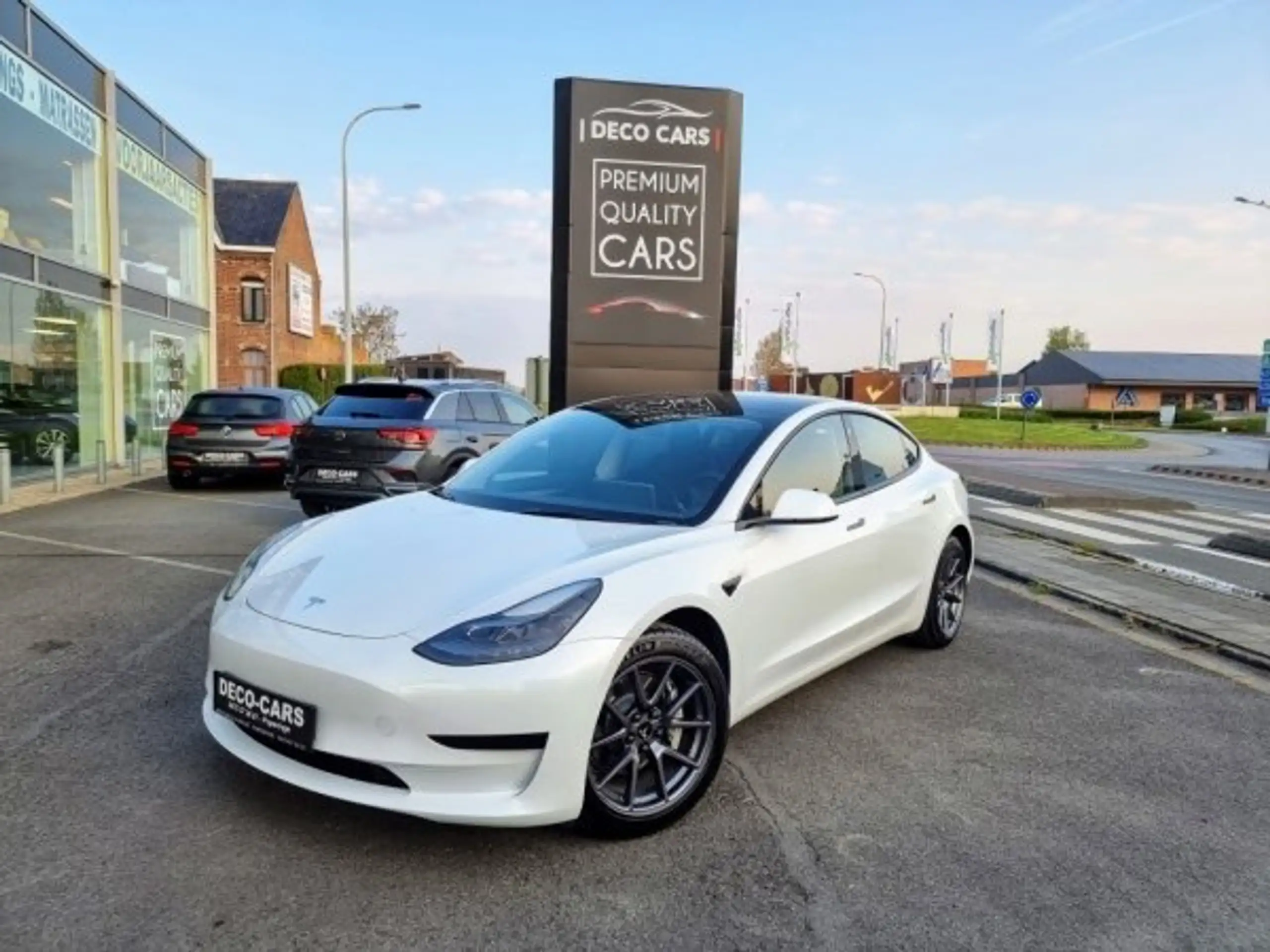 Tesla - Model 3