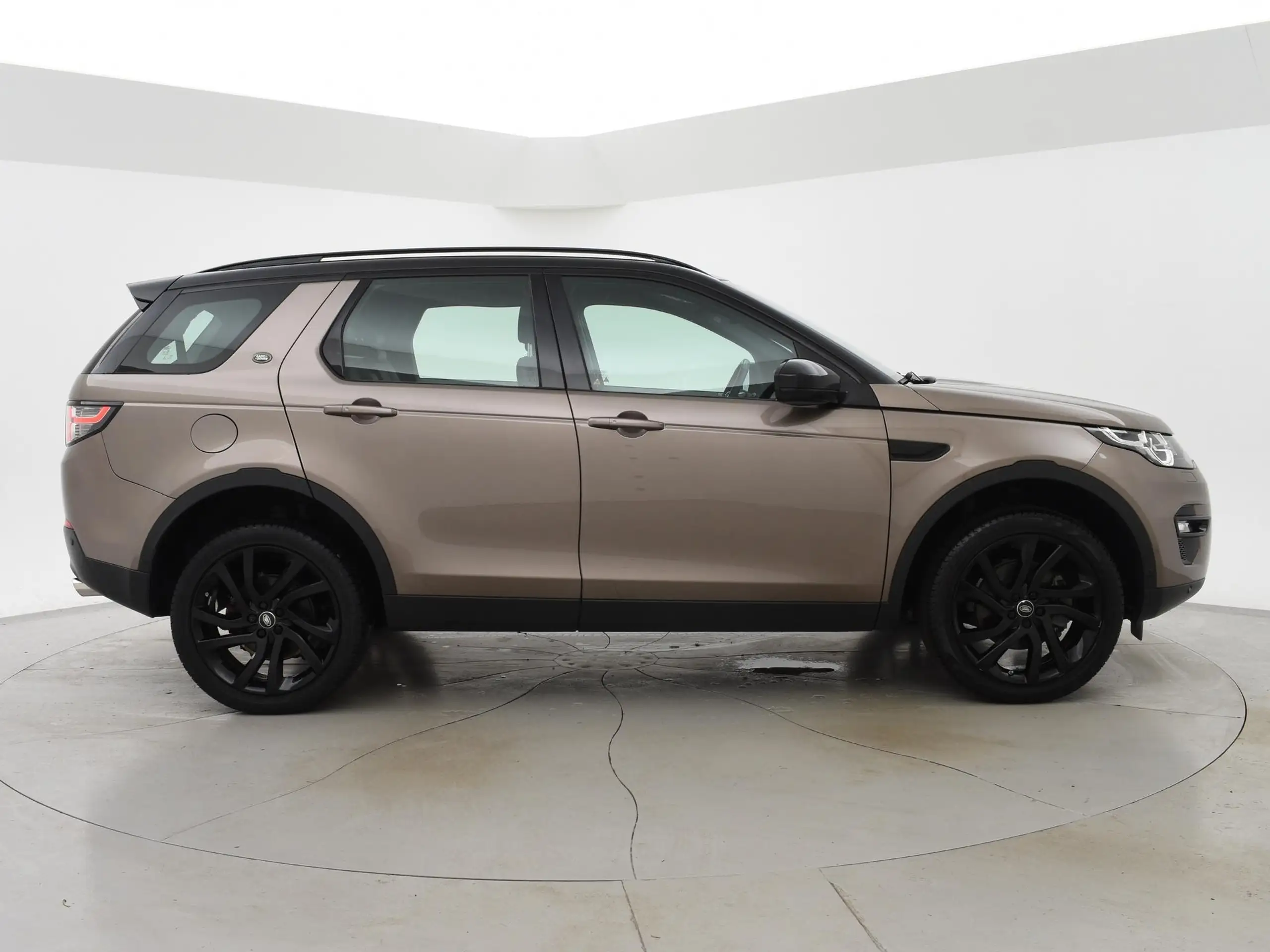 Land Rover - Discovery Sport