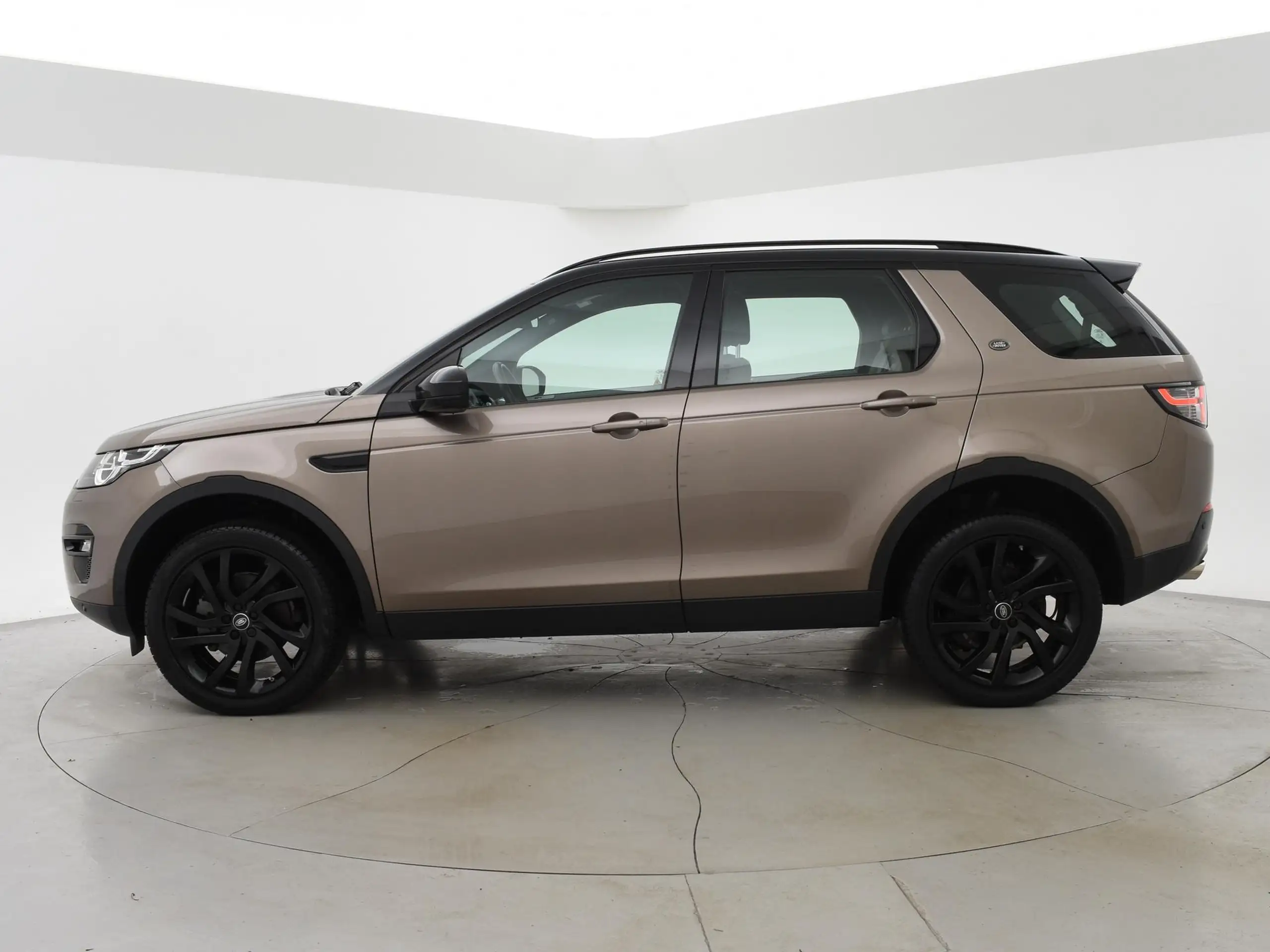 Land Rover - Discovery Sport