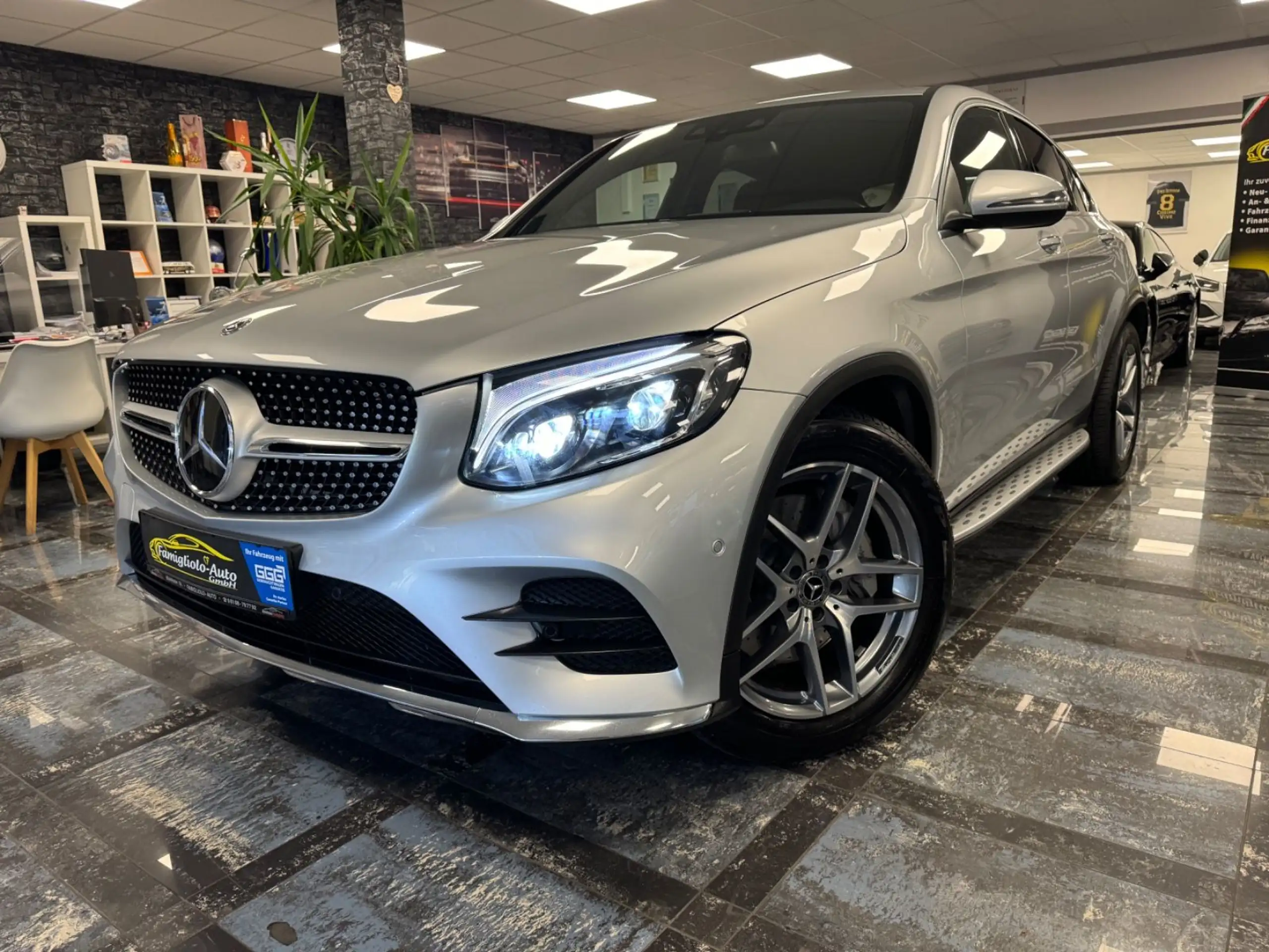 Mercedes-Benz - GLC 300