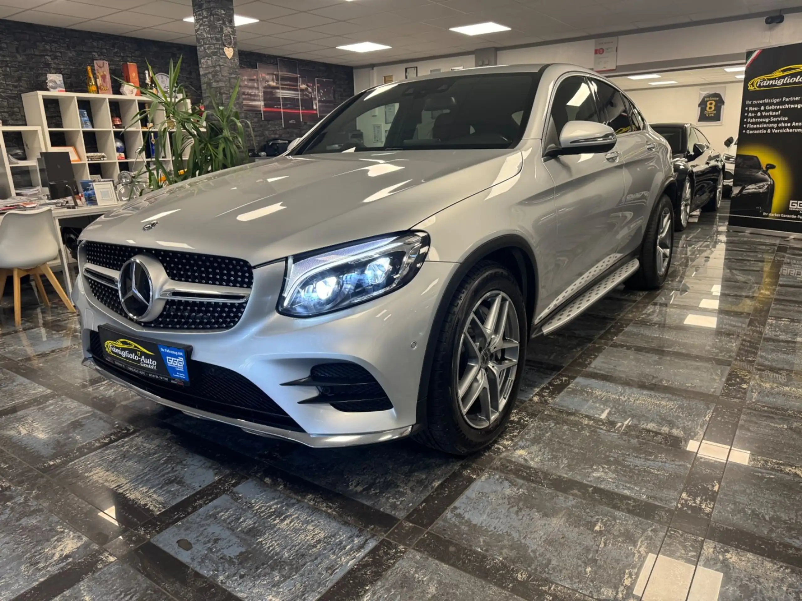 Mercedes-Benz - GLC 300