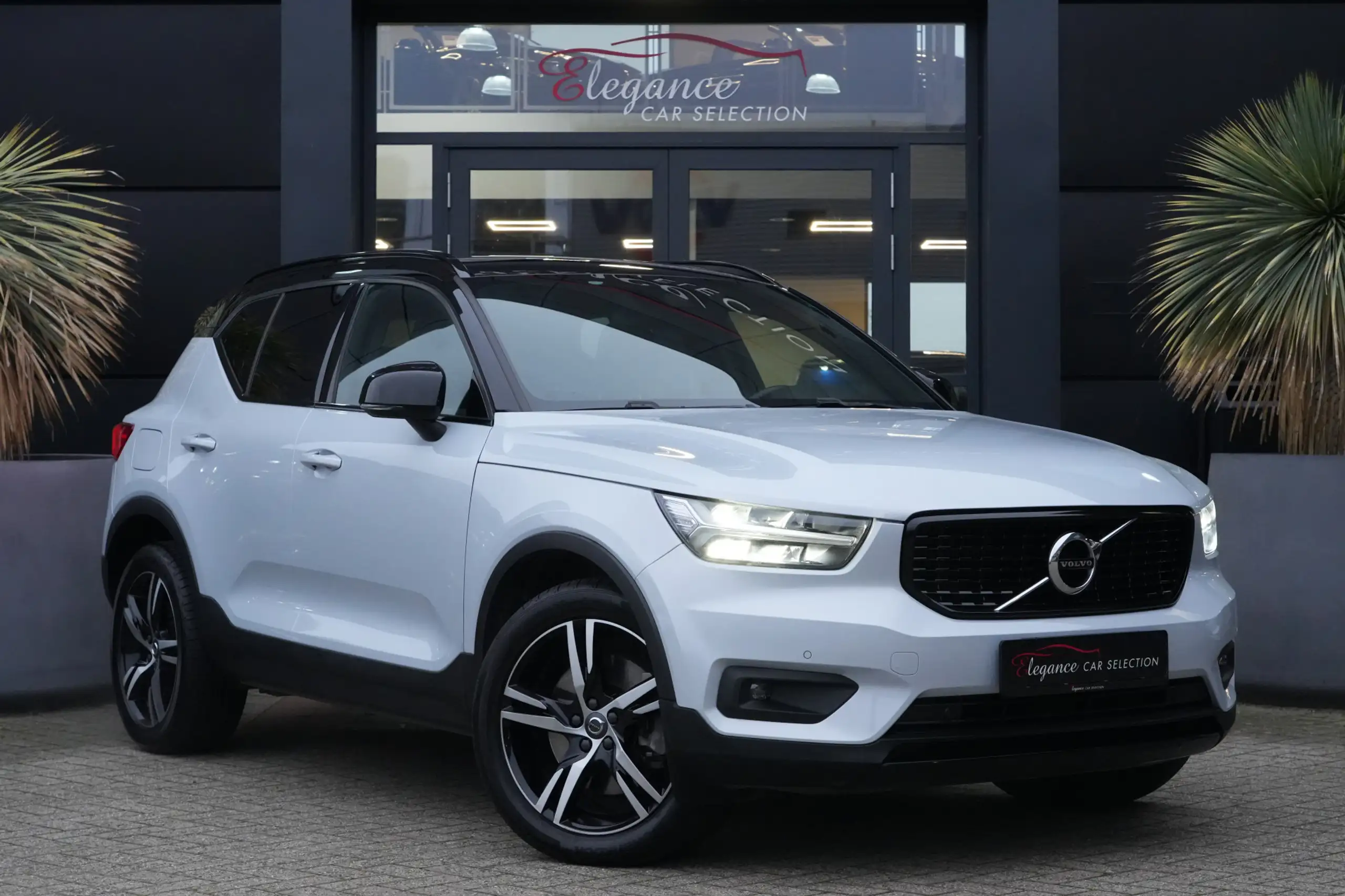 Volvo - XC40