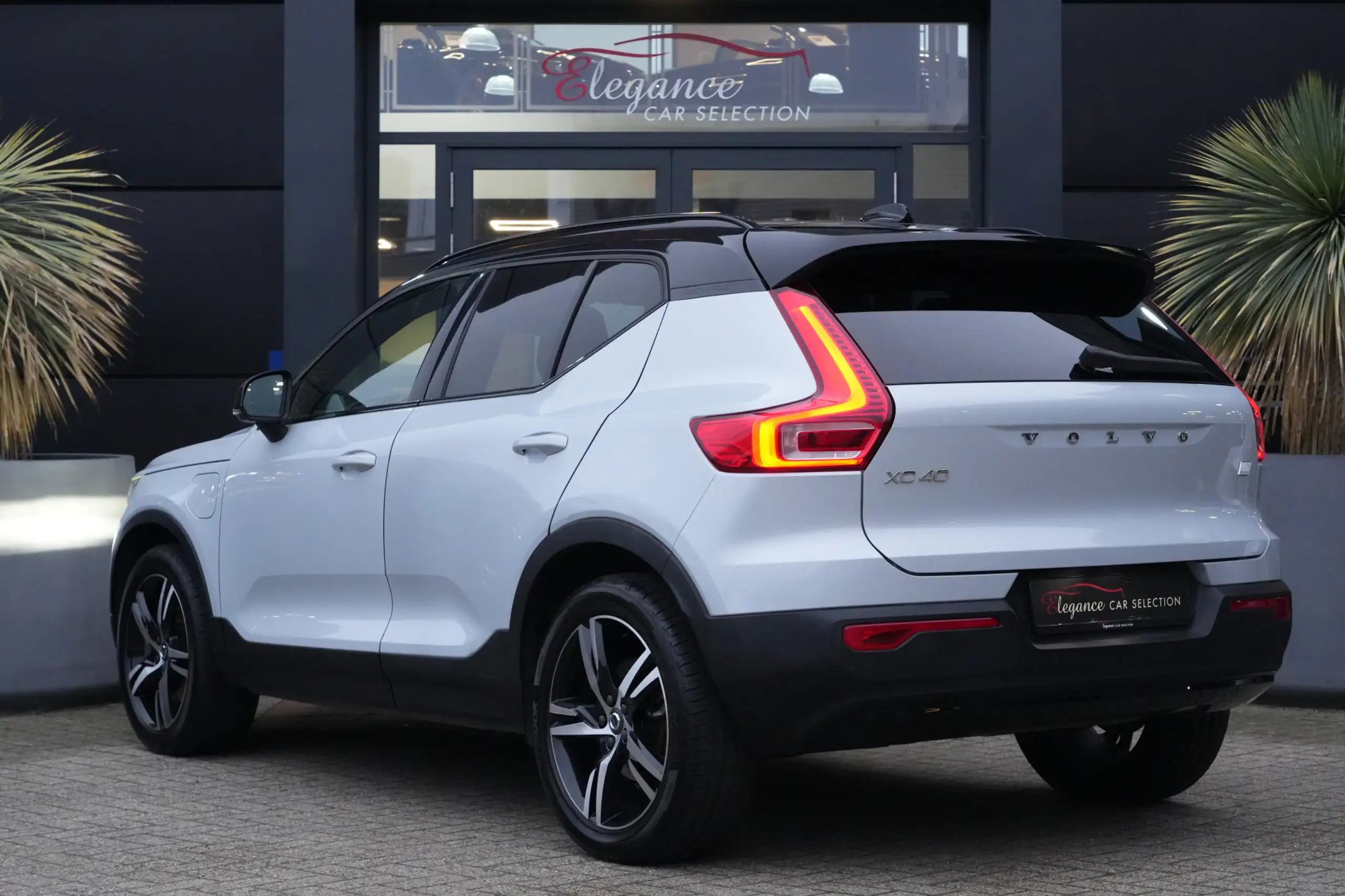 Volvo - XC40