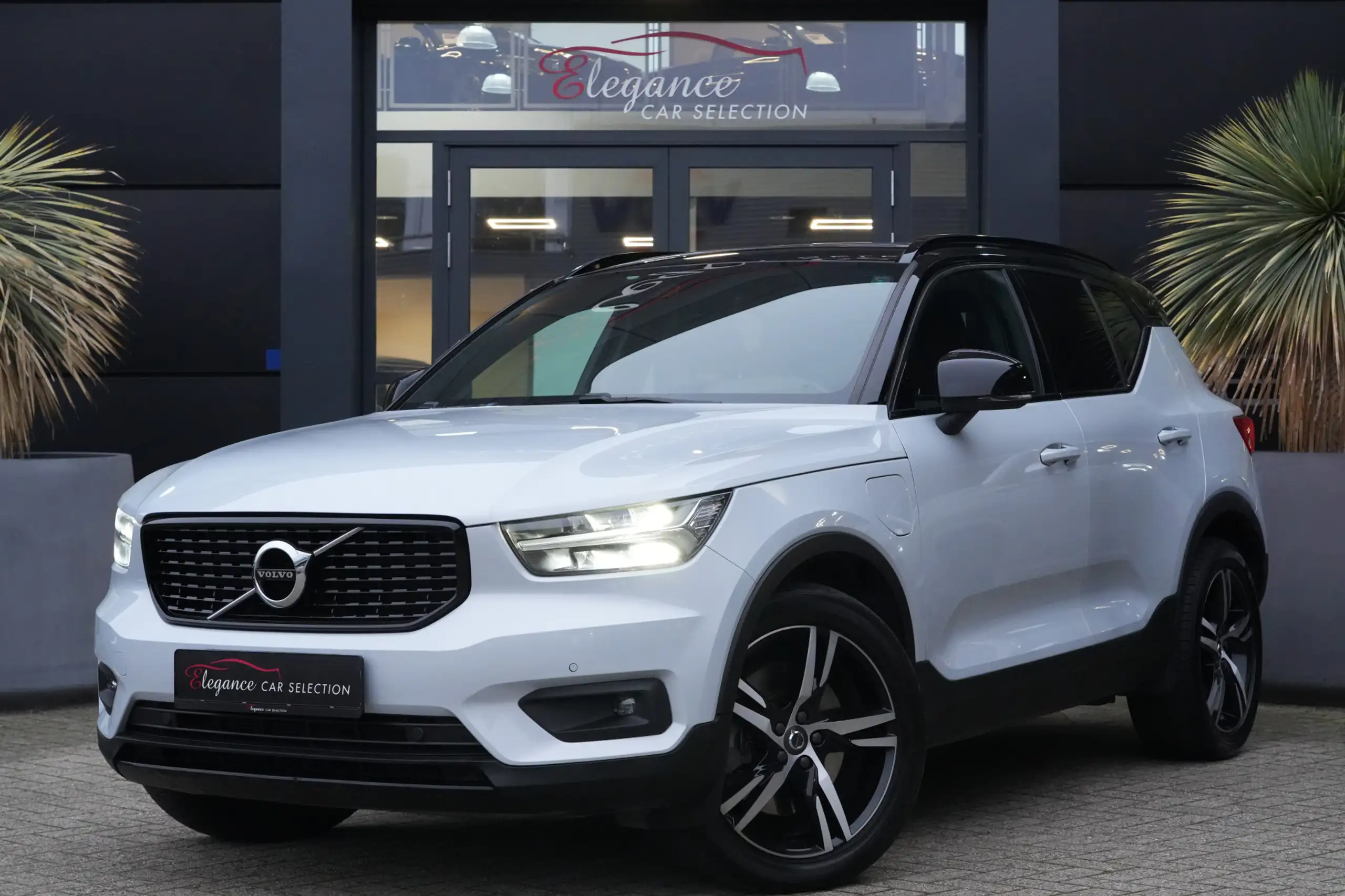 Volvo - XC40