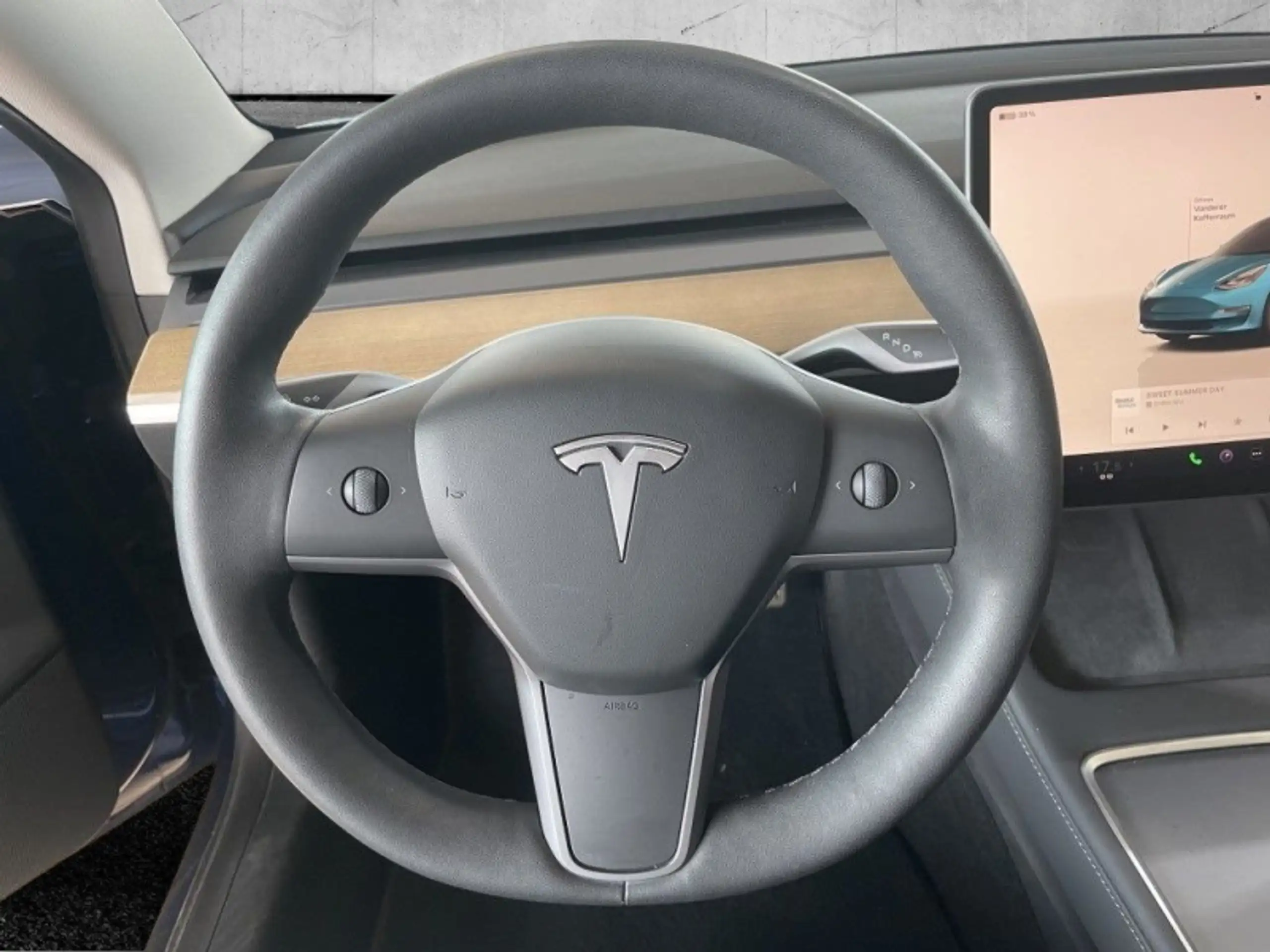 Tesla - Model 3