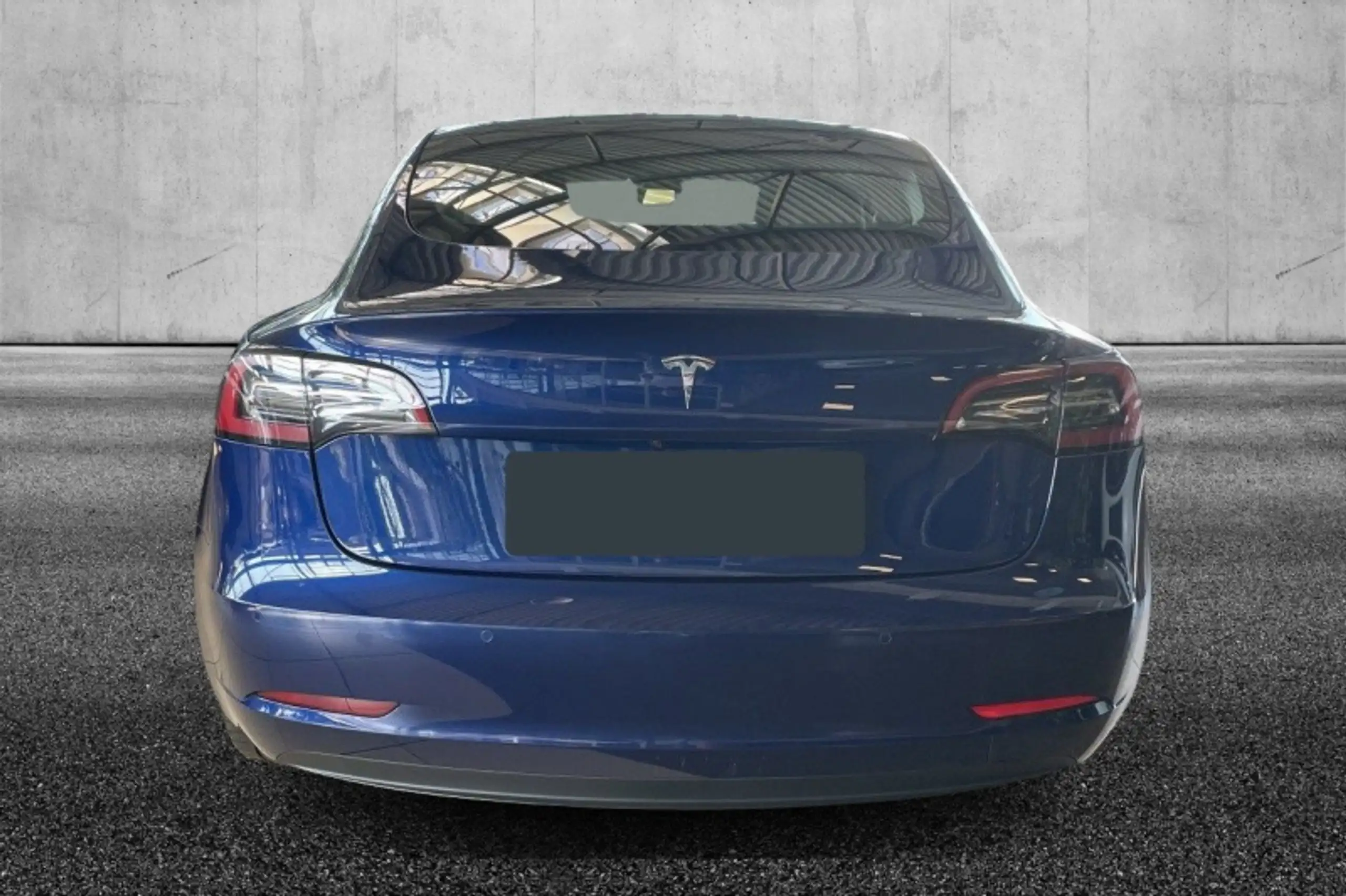 Tesla - Model 3