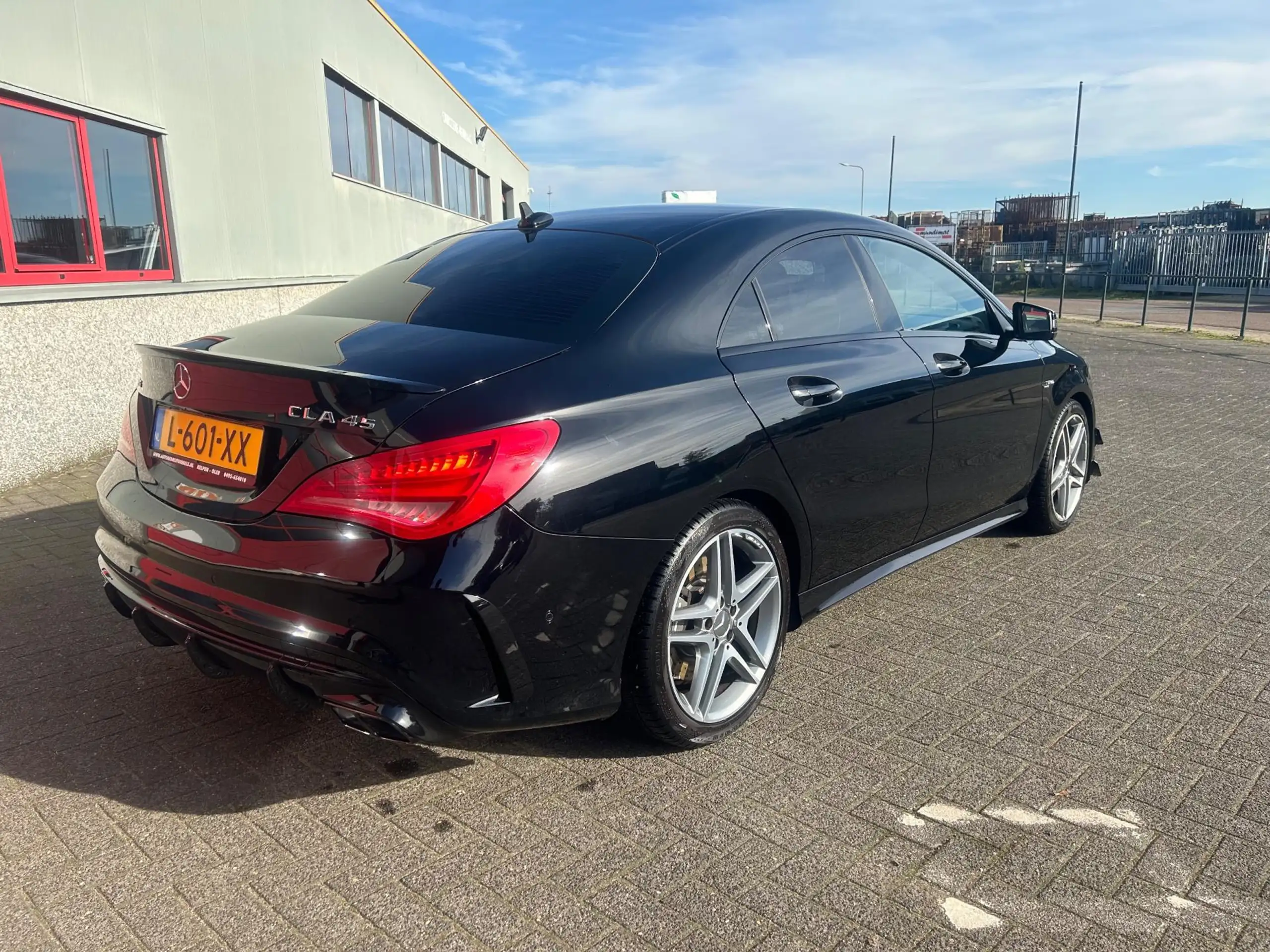 Mercedes-Benz - CLA 45 AMG