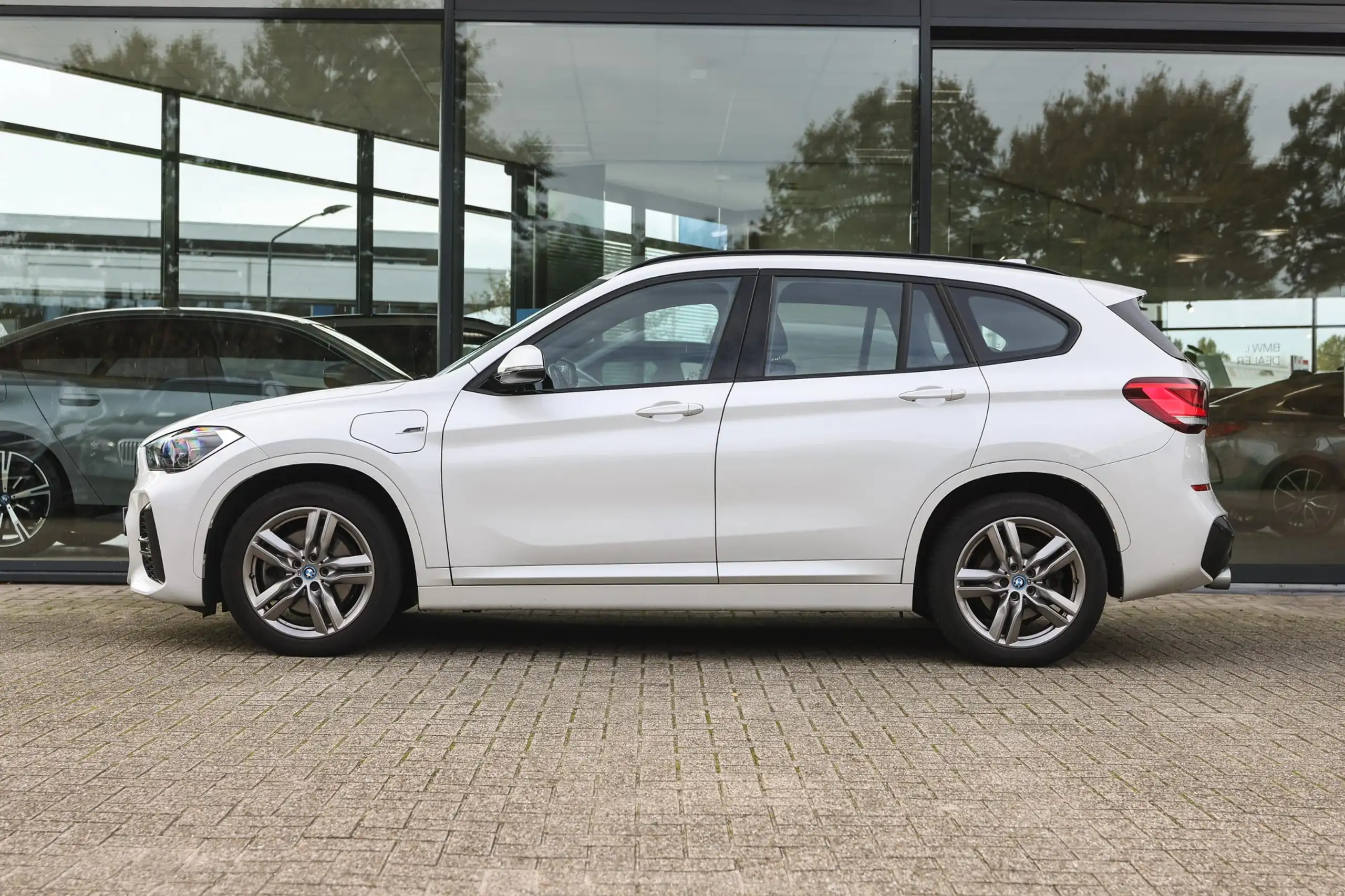 BMW - X1