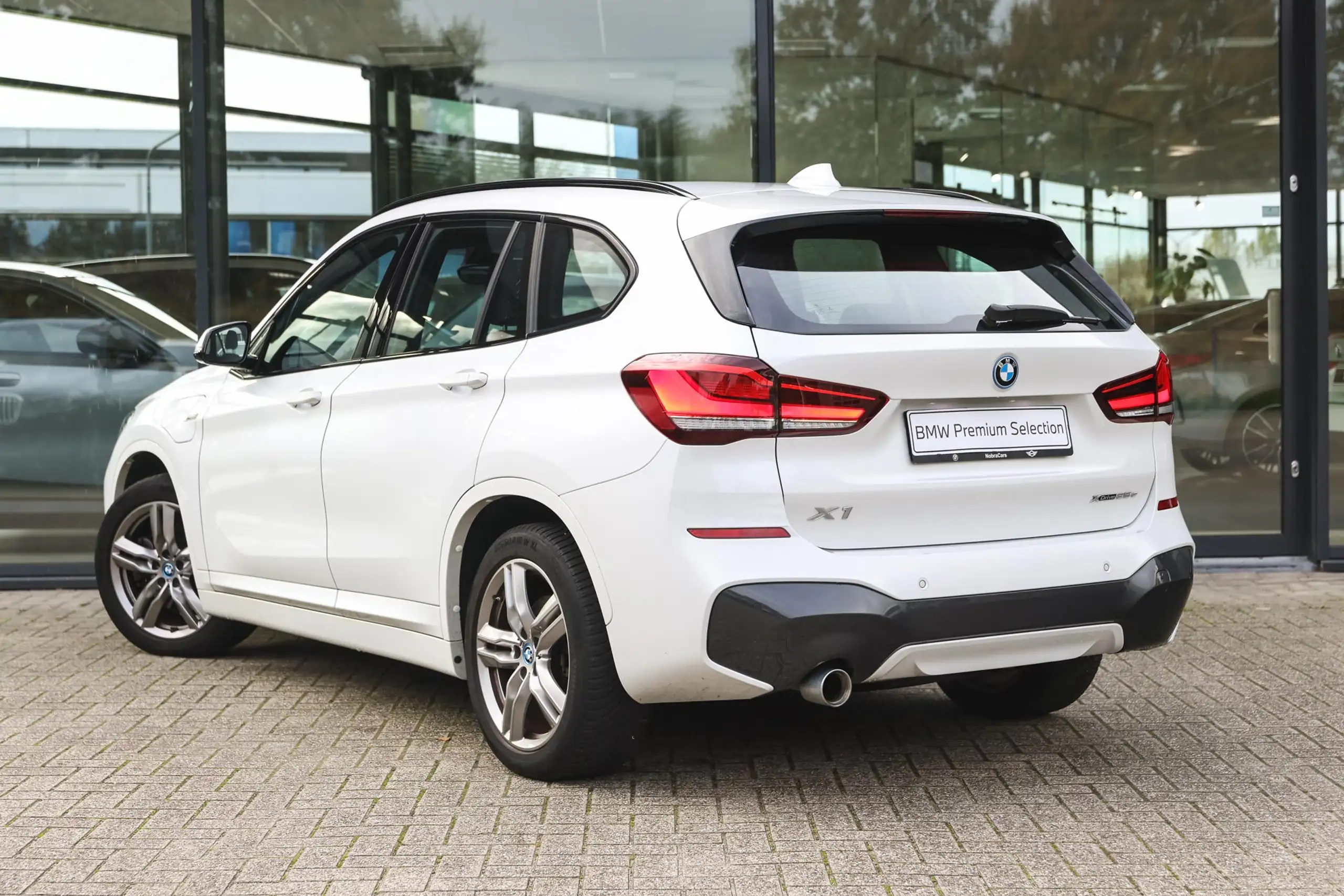 BMW - X1