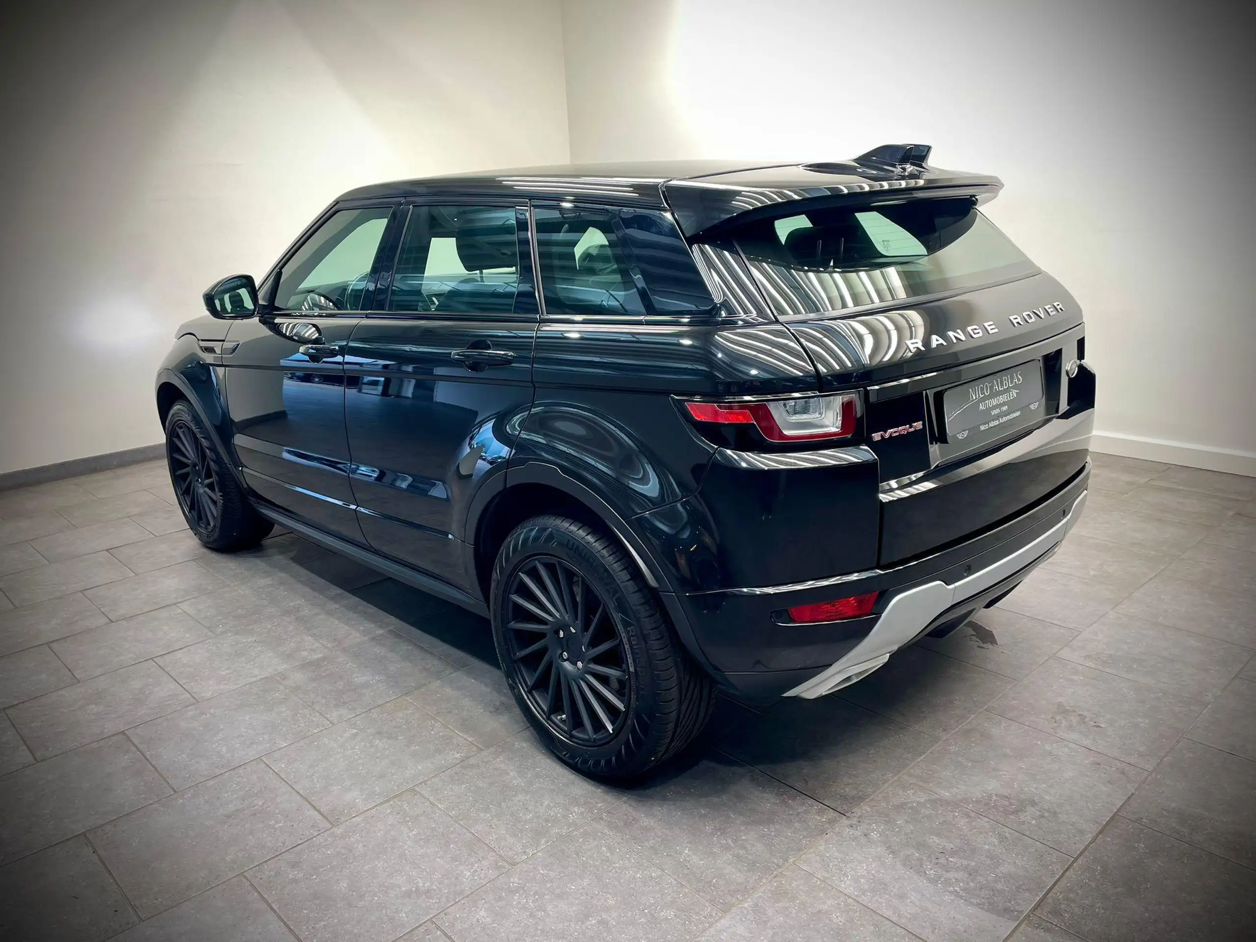 Land Rover - Range Rover Evoque