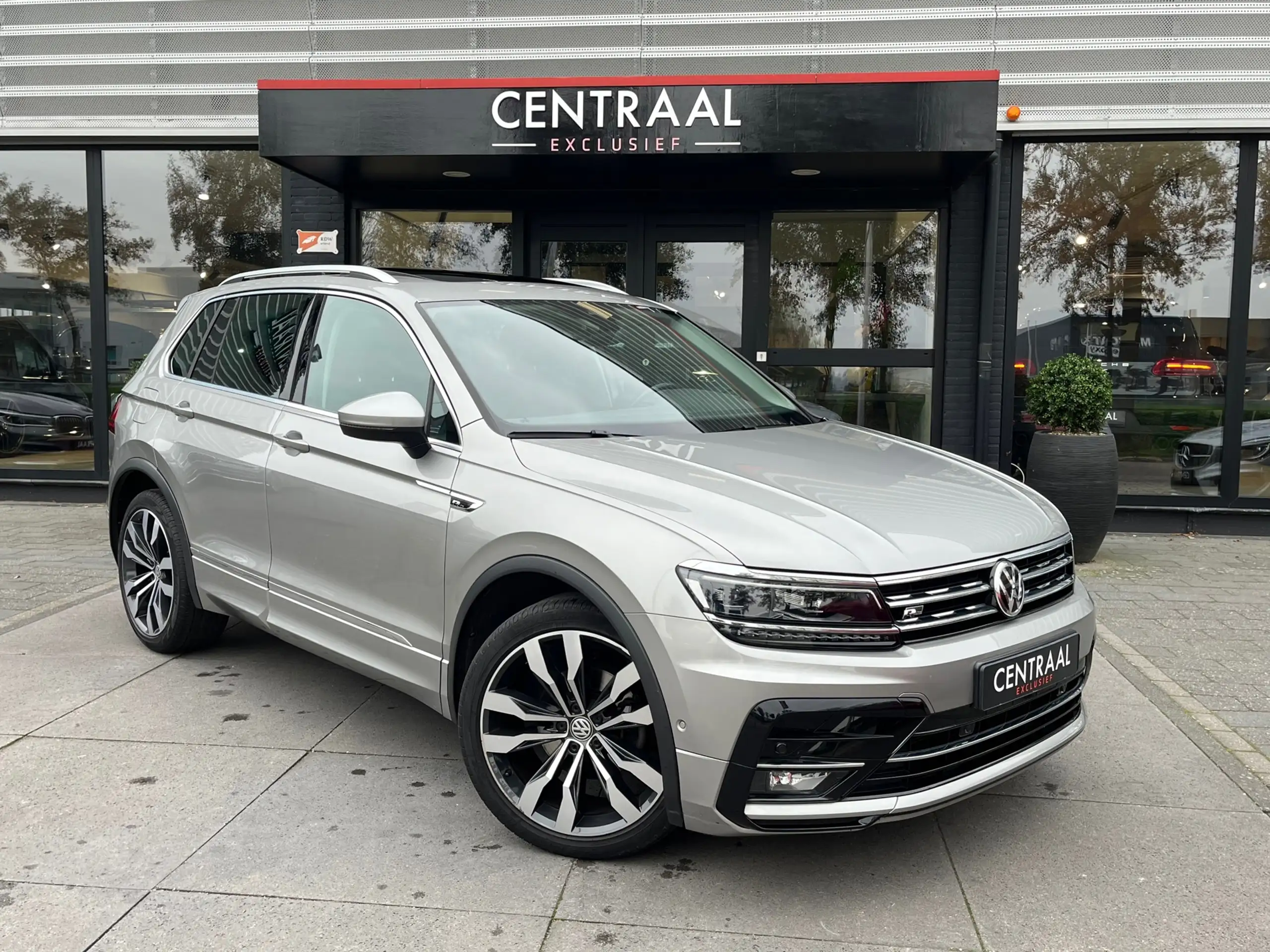 Volkswagen - Tiguan