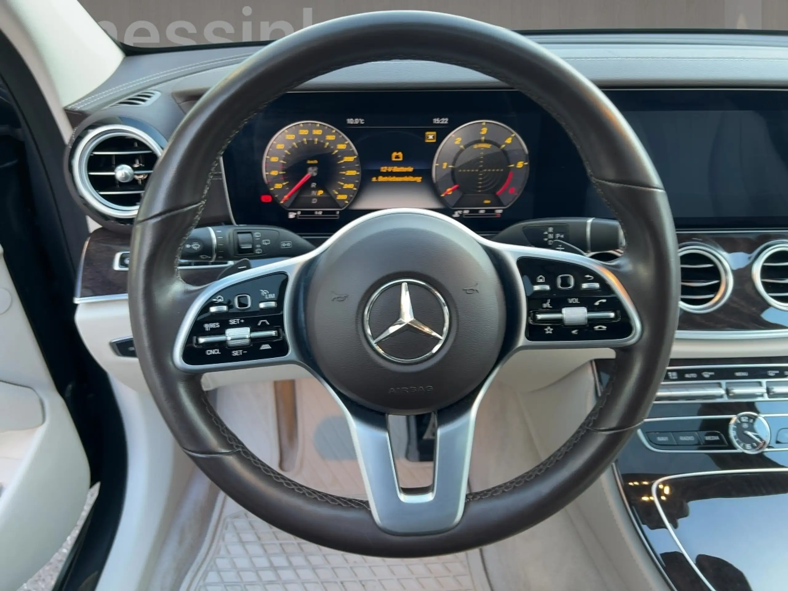 Mercedes-Benz - E 400