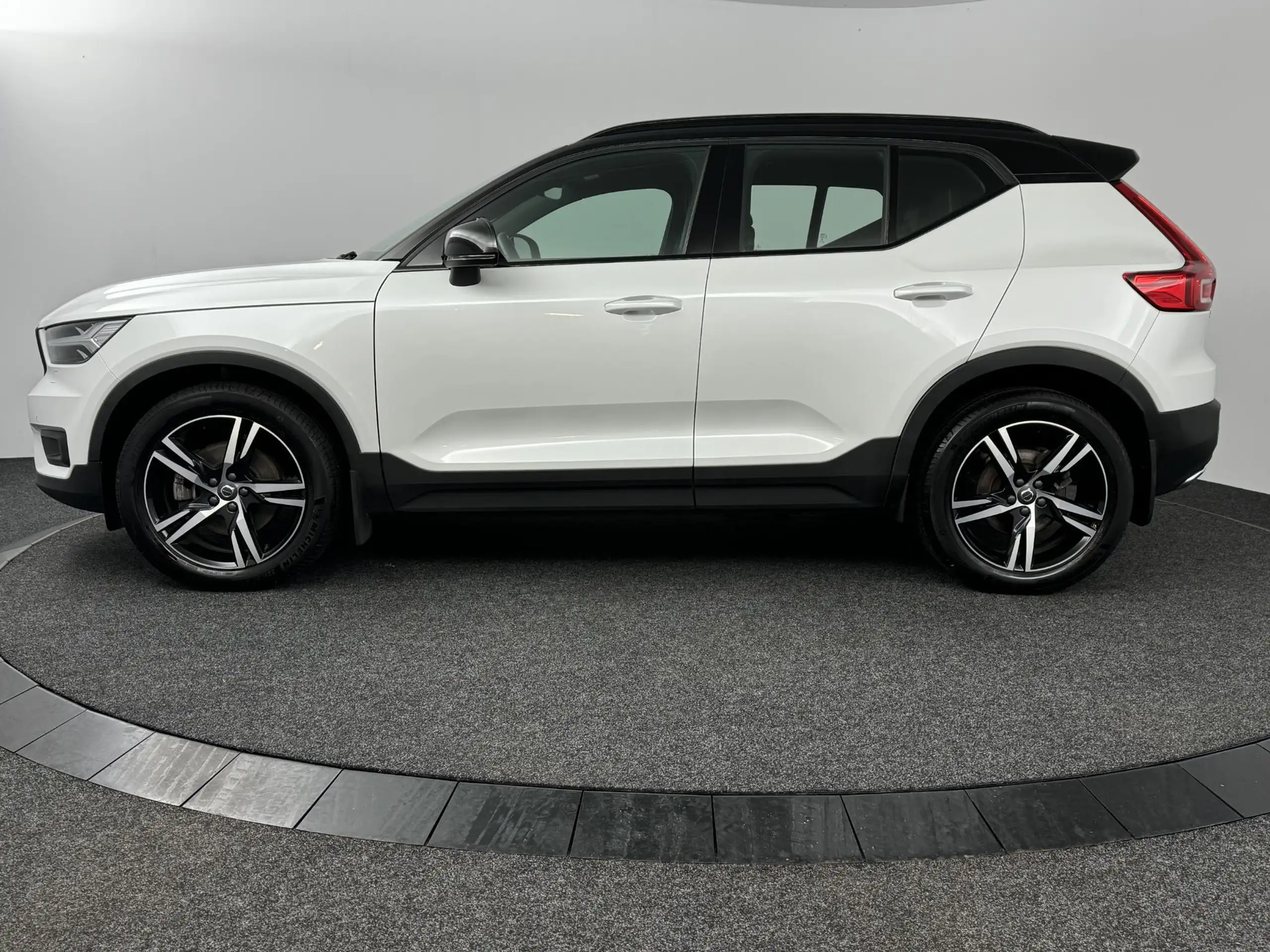 Volvo - XC40