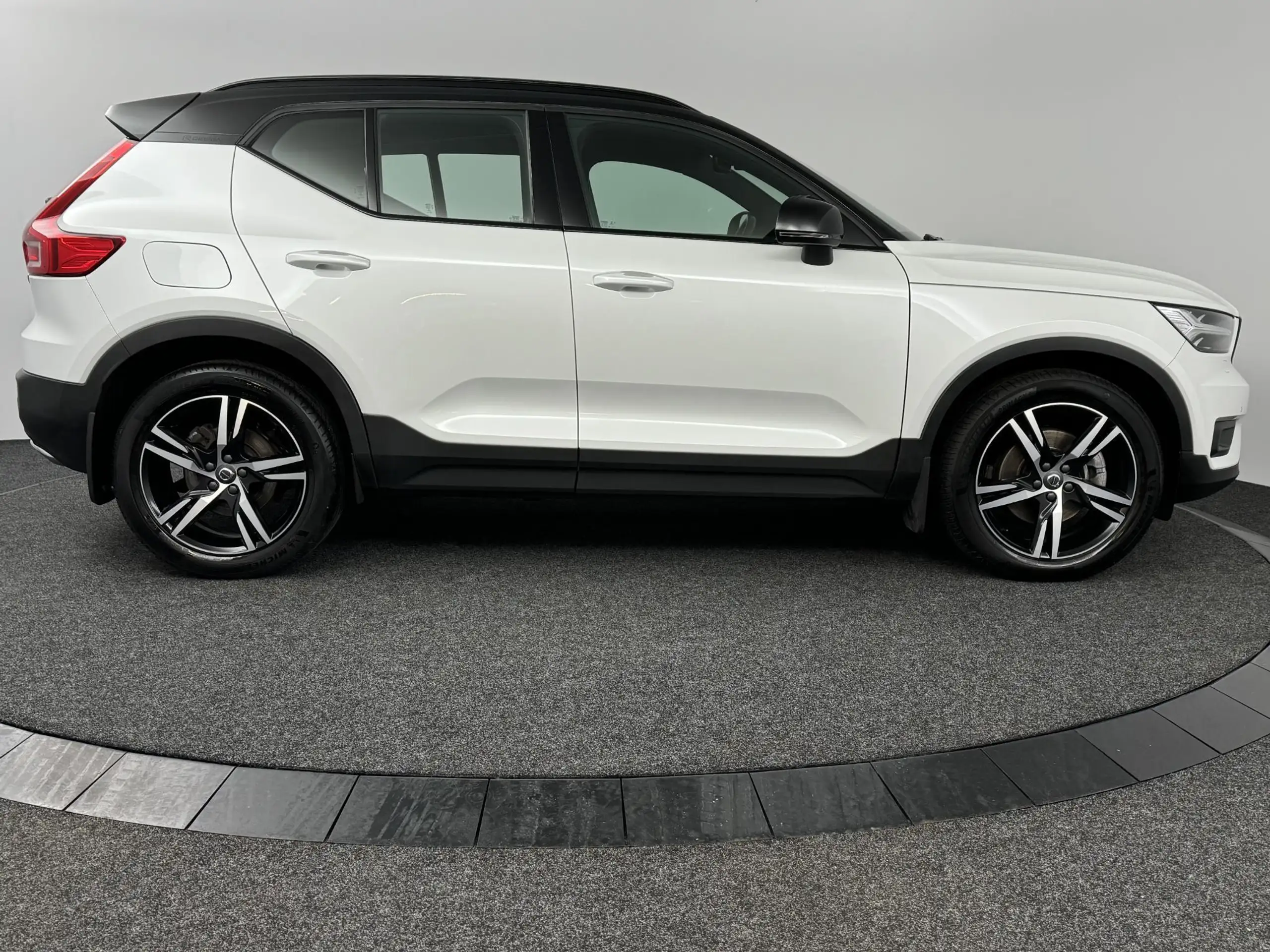 Volvo - XC40