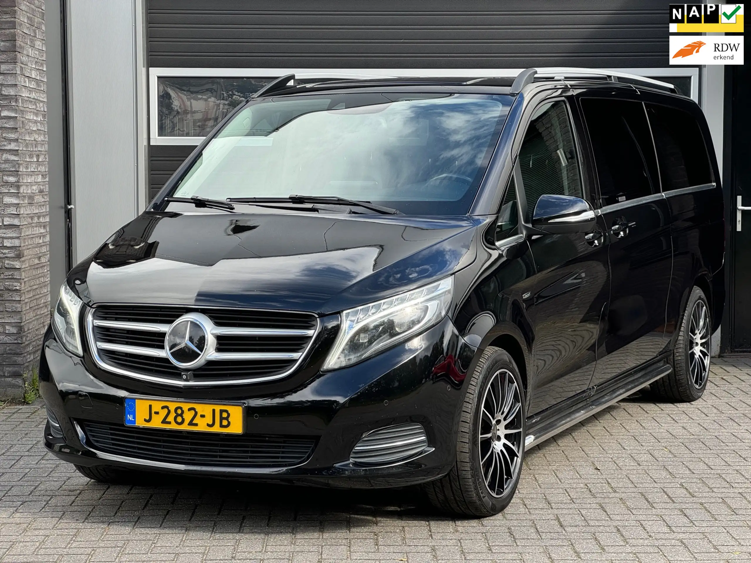 Mercedes-Benz - V 250