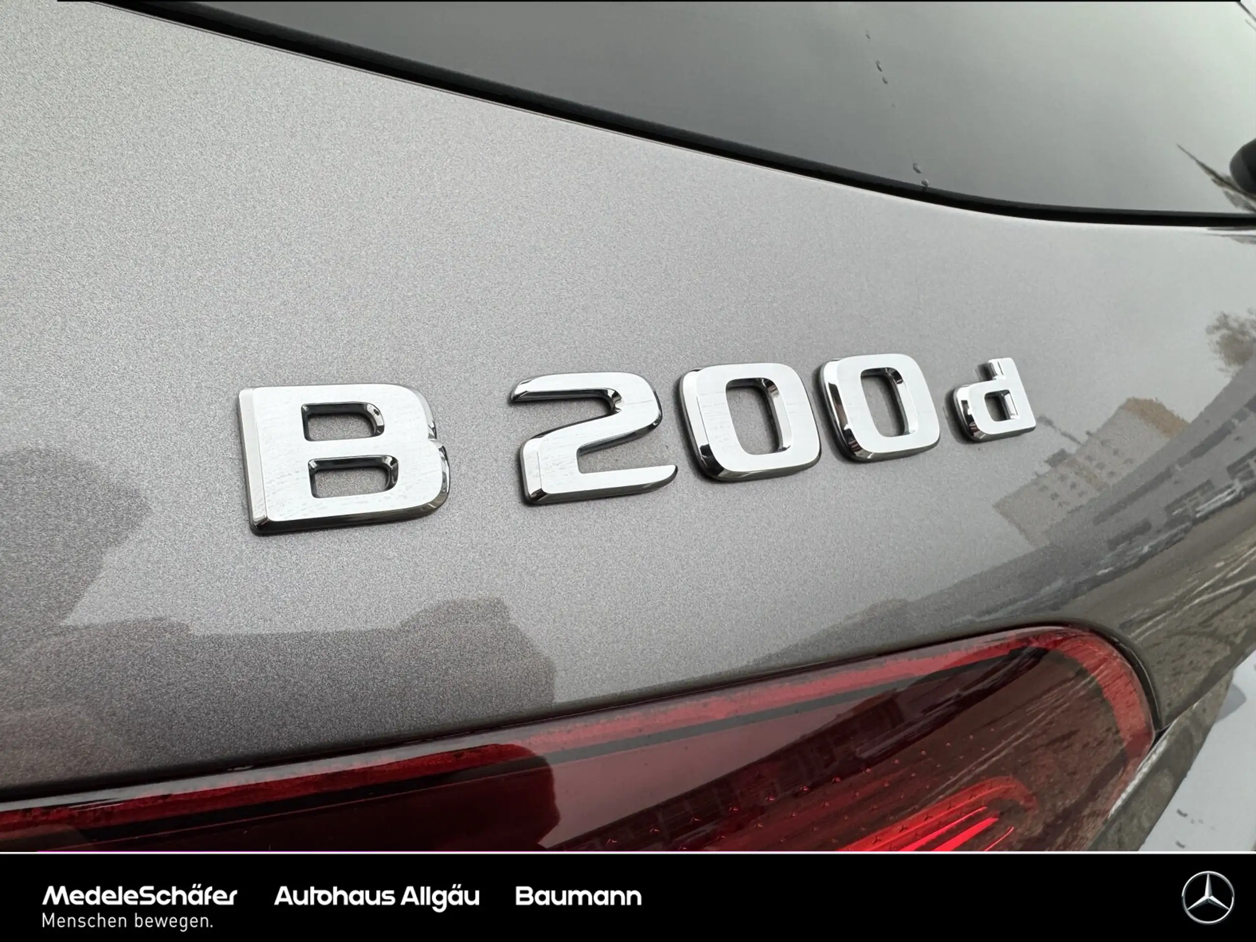 Mercedes-Benz - B 200