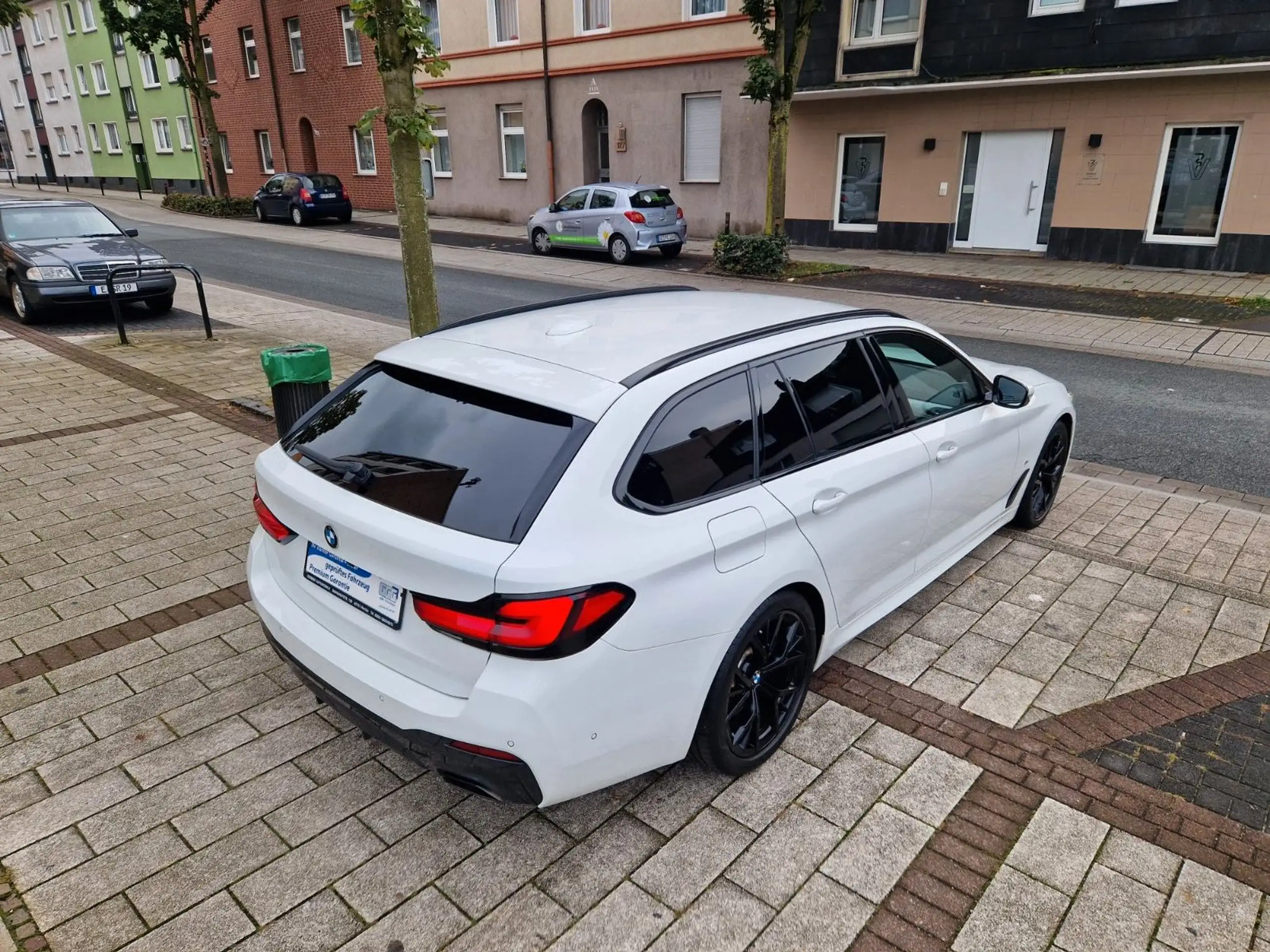 BMW - 530