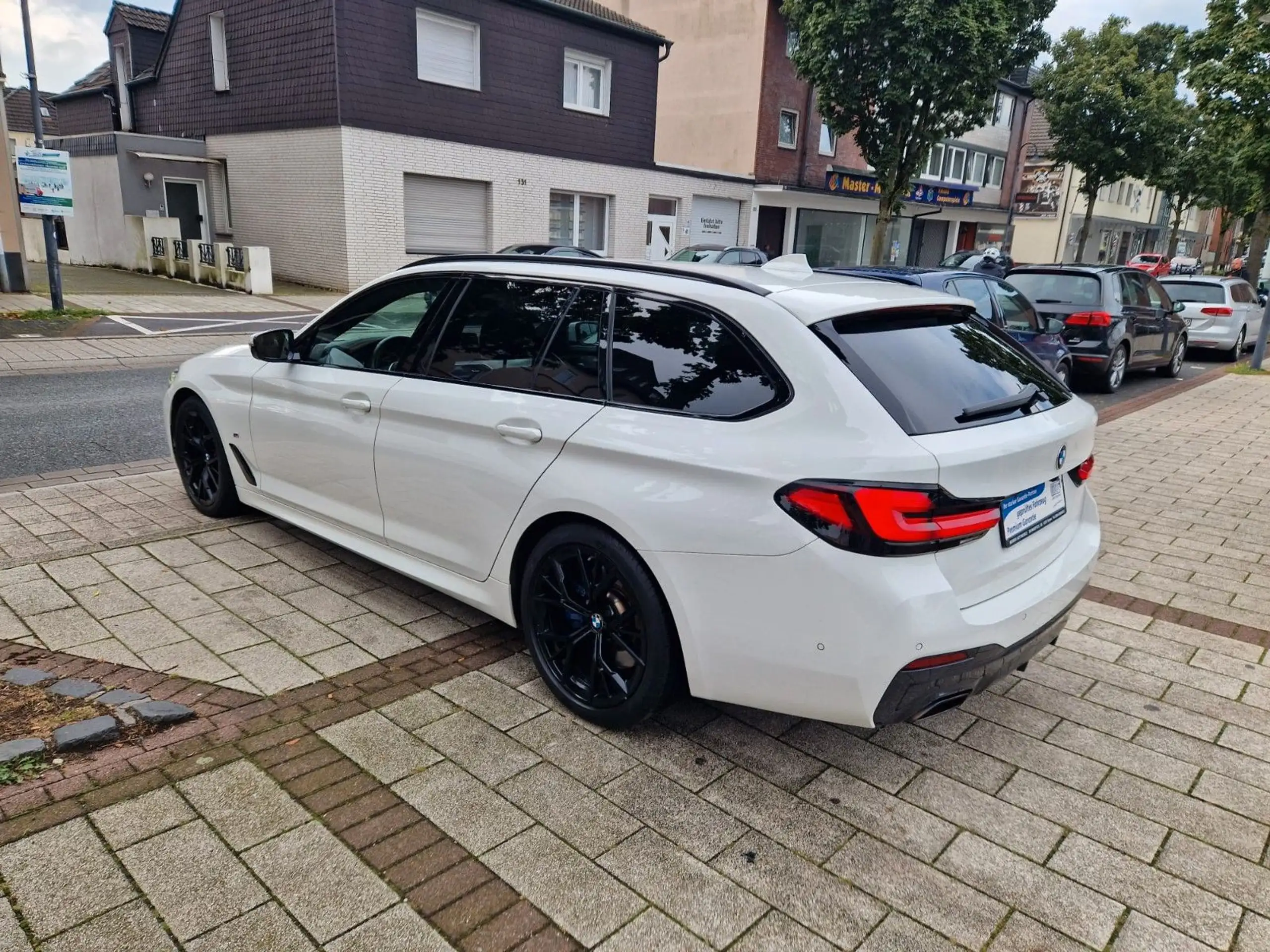 BMW - 530