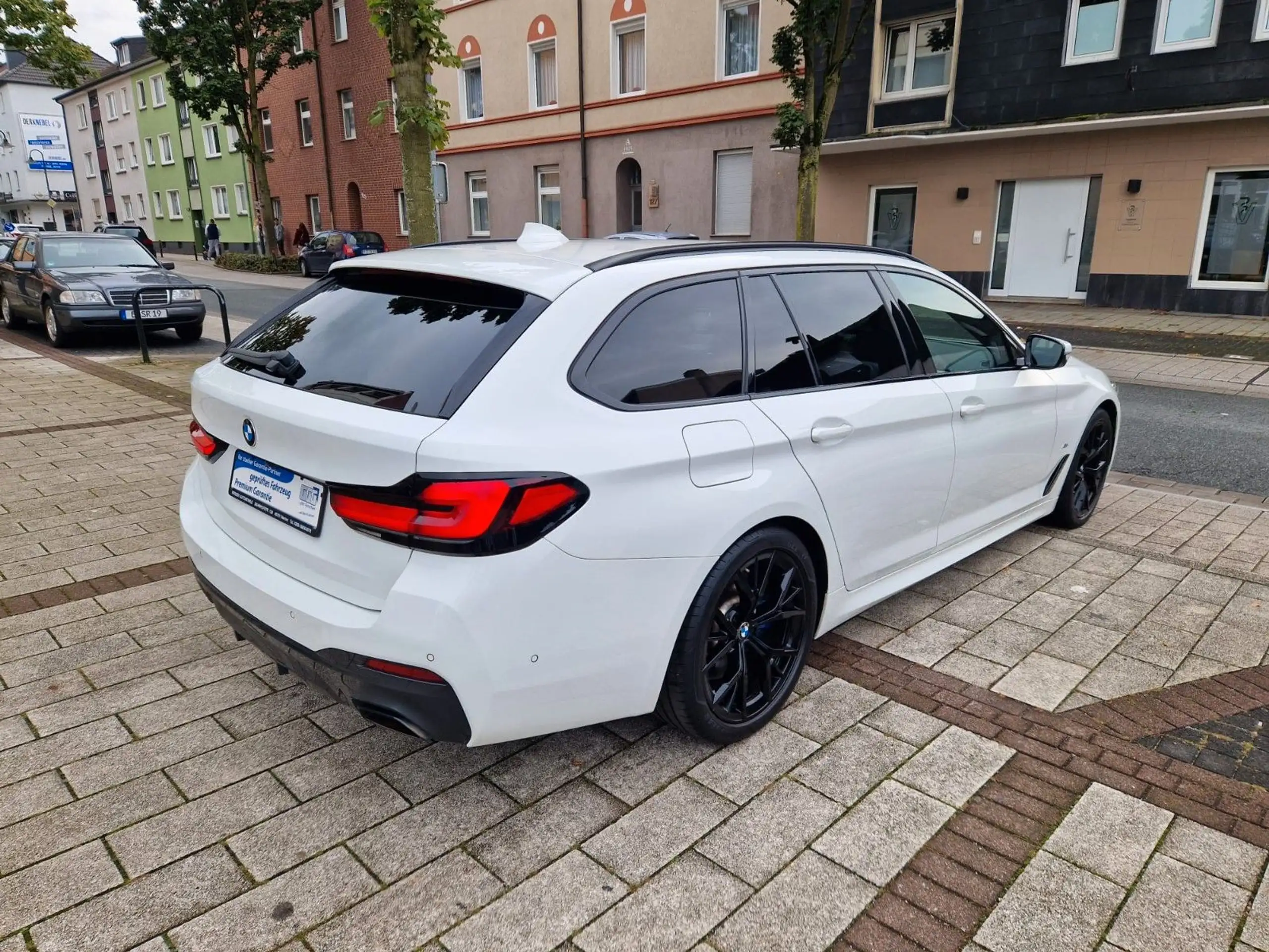 BMW - 530