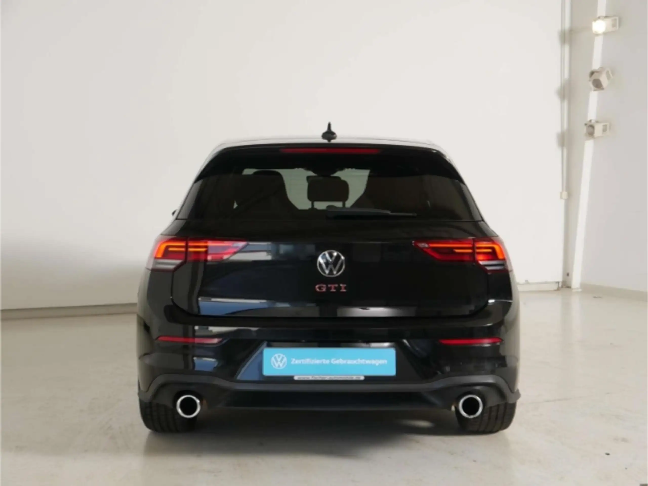 Volkswagen - Golf GTI